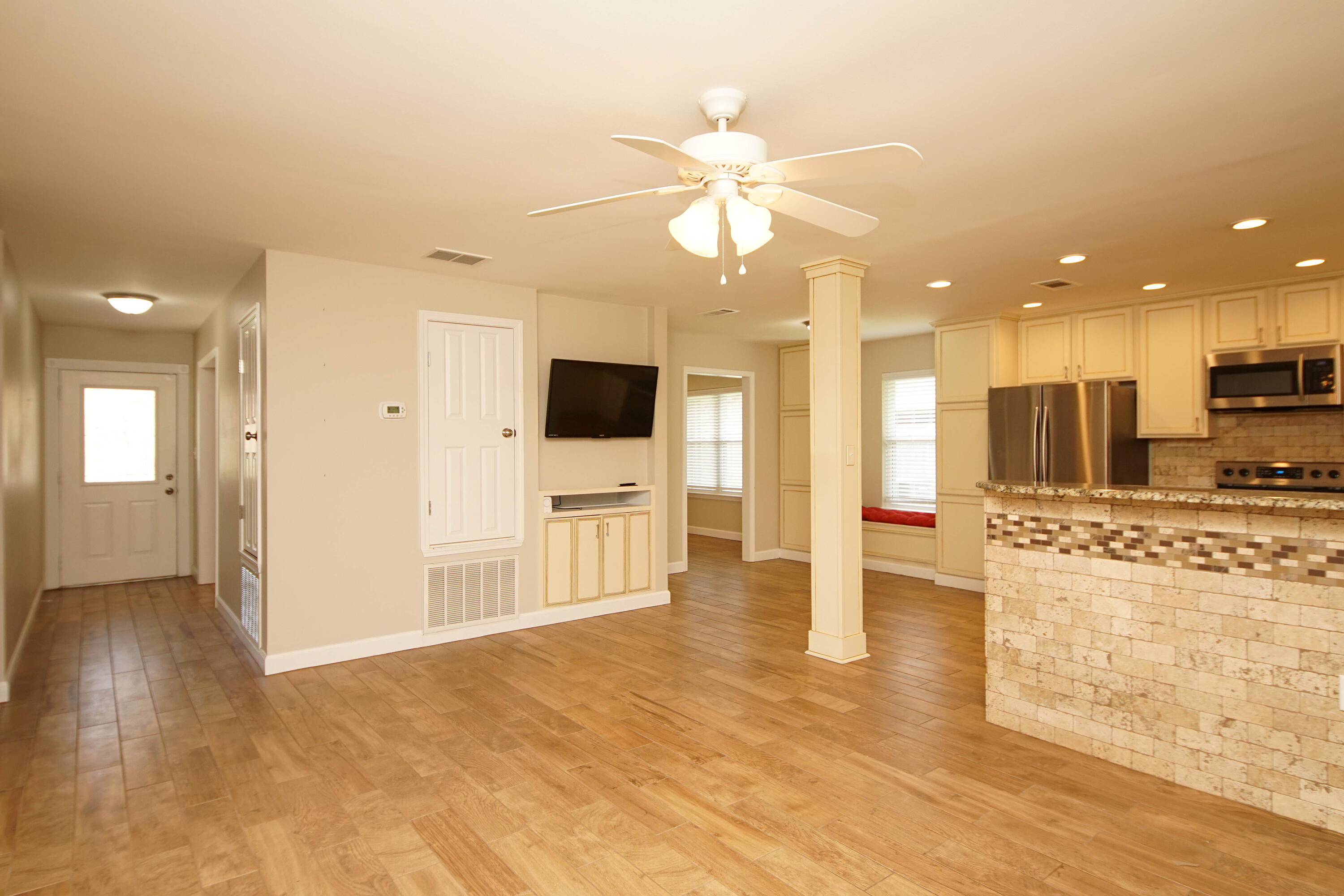 TANGLEWOOD S/D 1ST ADDN - Residential