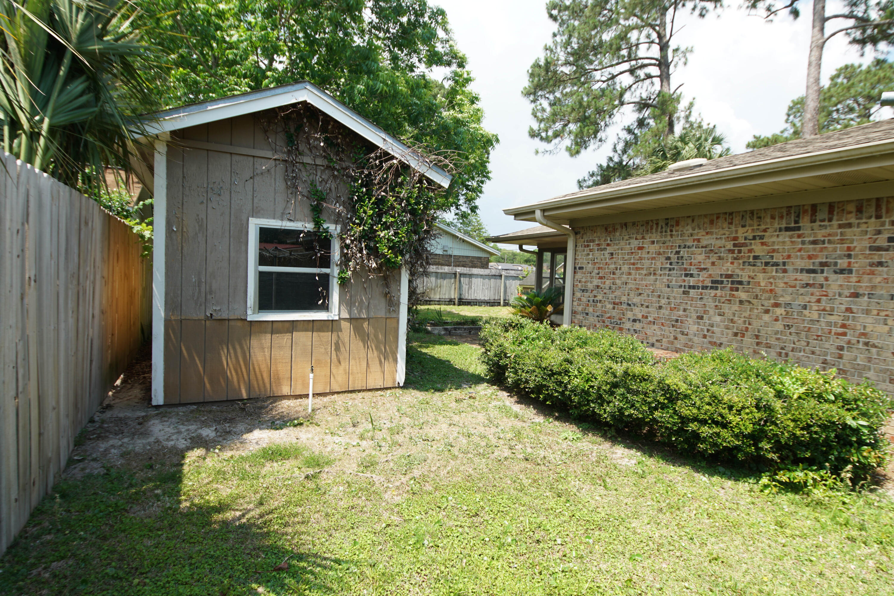 TANGLEWOOD S/D 1ST ADDN - Residential