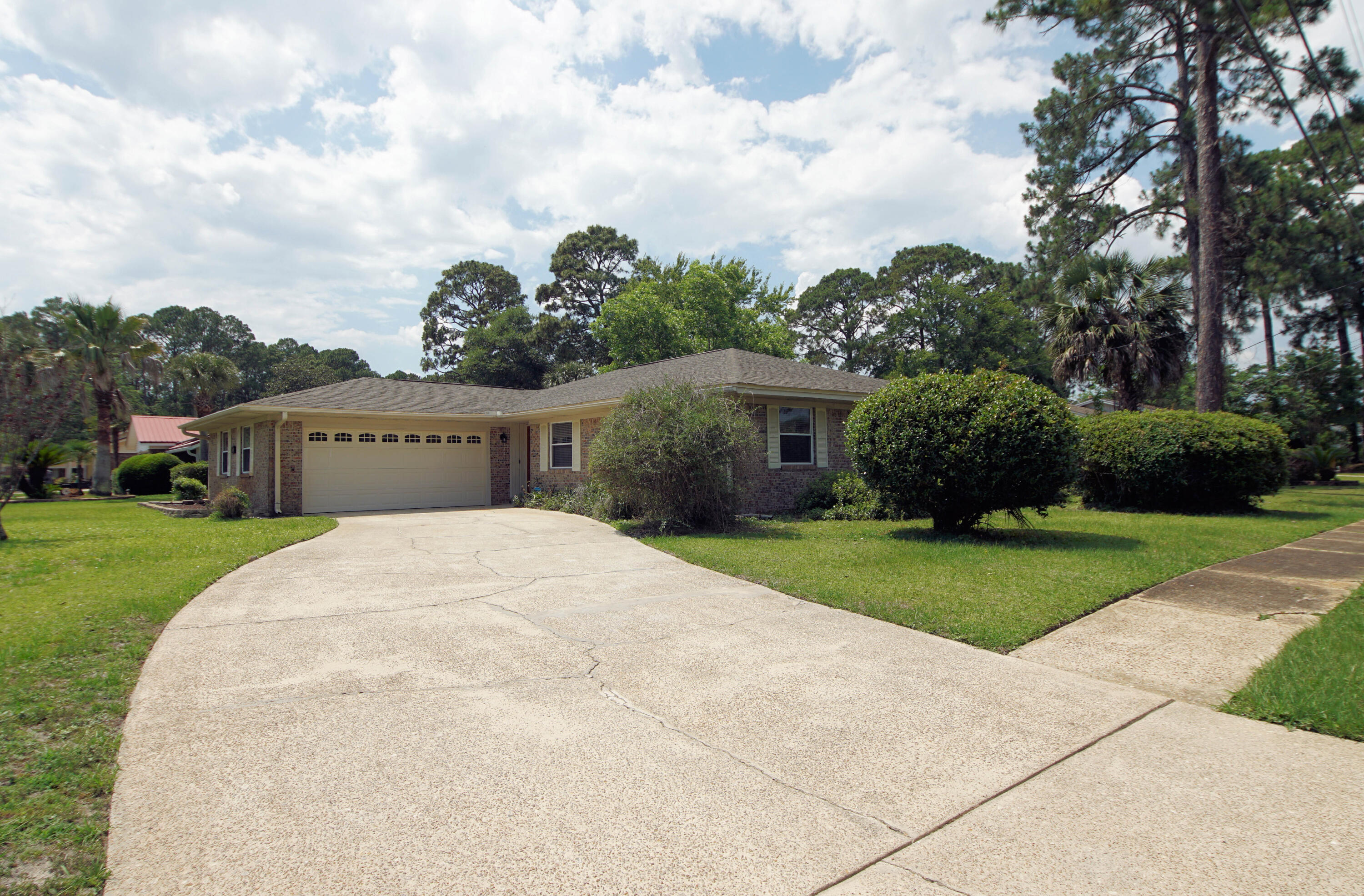 TANGLEWOOD S/D 1ST ADDN - Residential