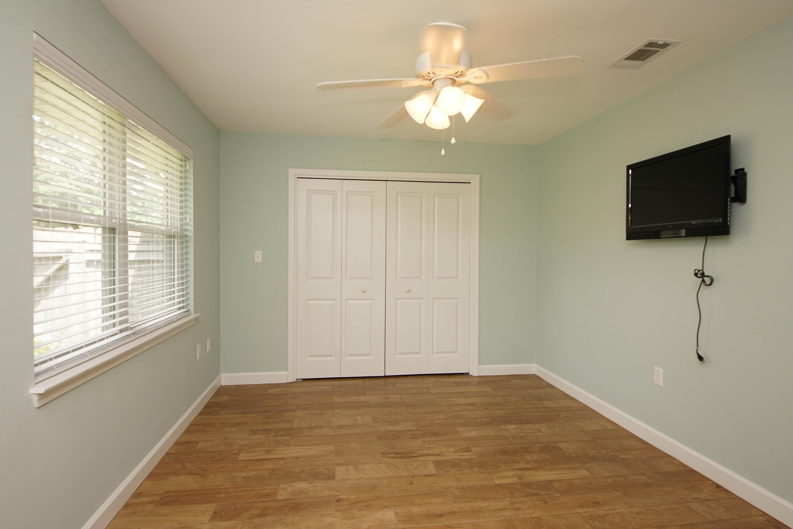 TANGLEWOOD S/D 1ST ADDN - Residential