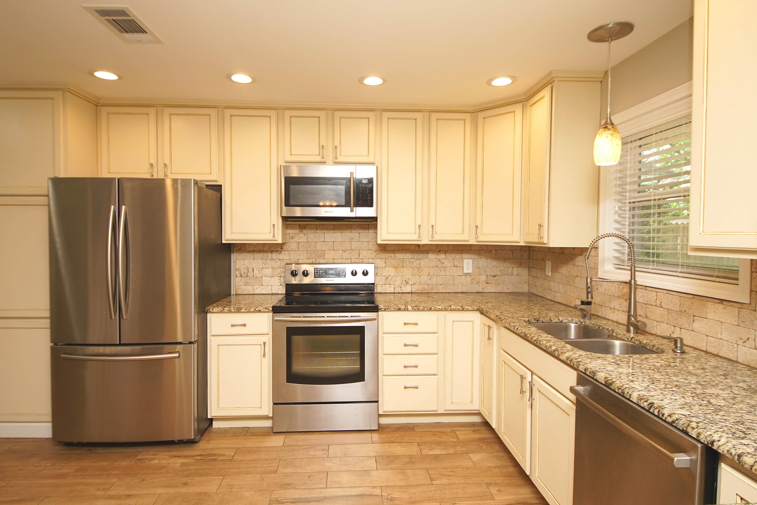 TANGLEWOOD S/D 1ST ADDN - Residential