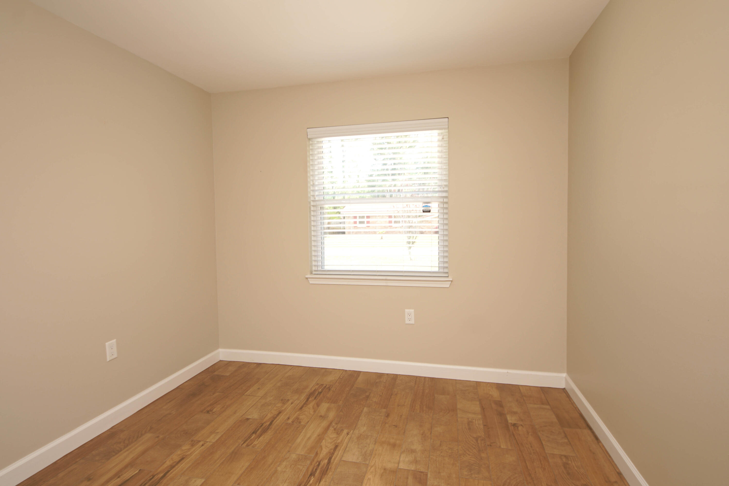 TANGLEWOOD S/D 1ST ADDN - Residential