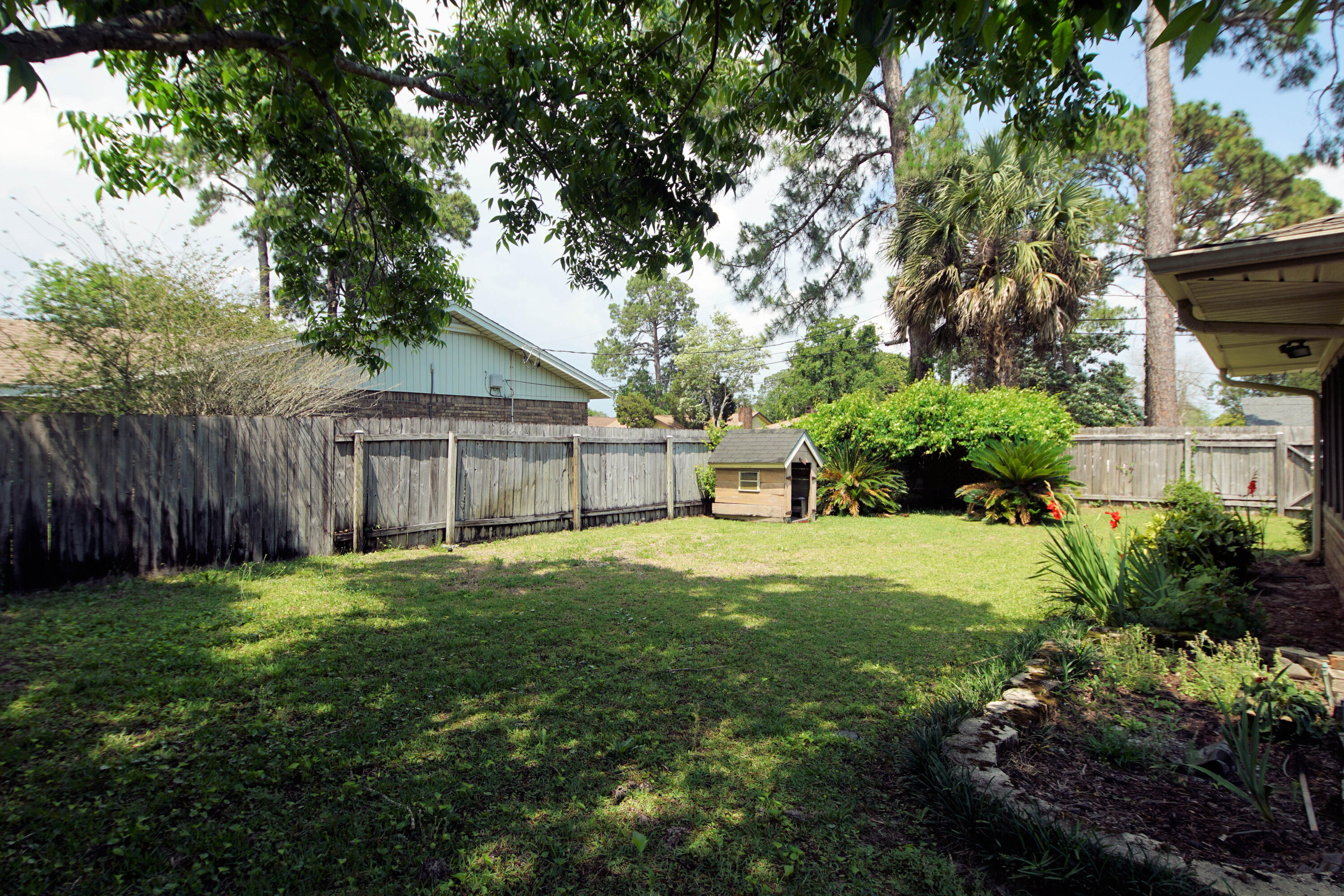 TANGLEWOOD S/D 1ST ADDN - Residential