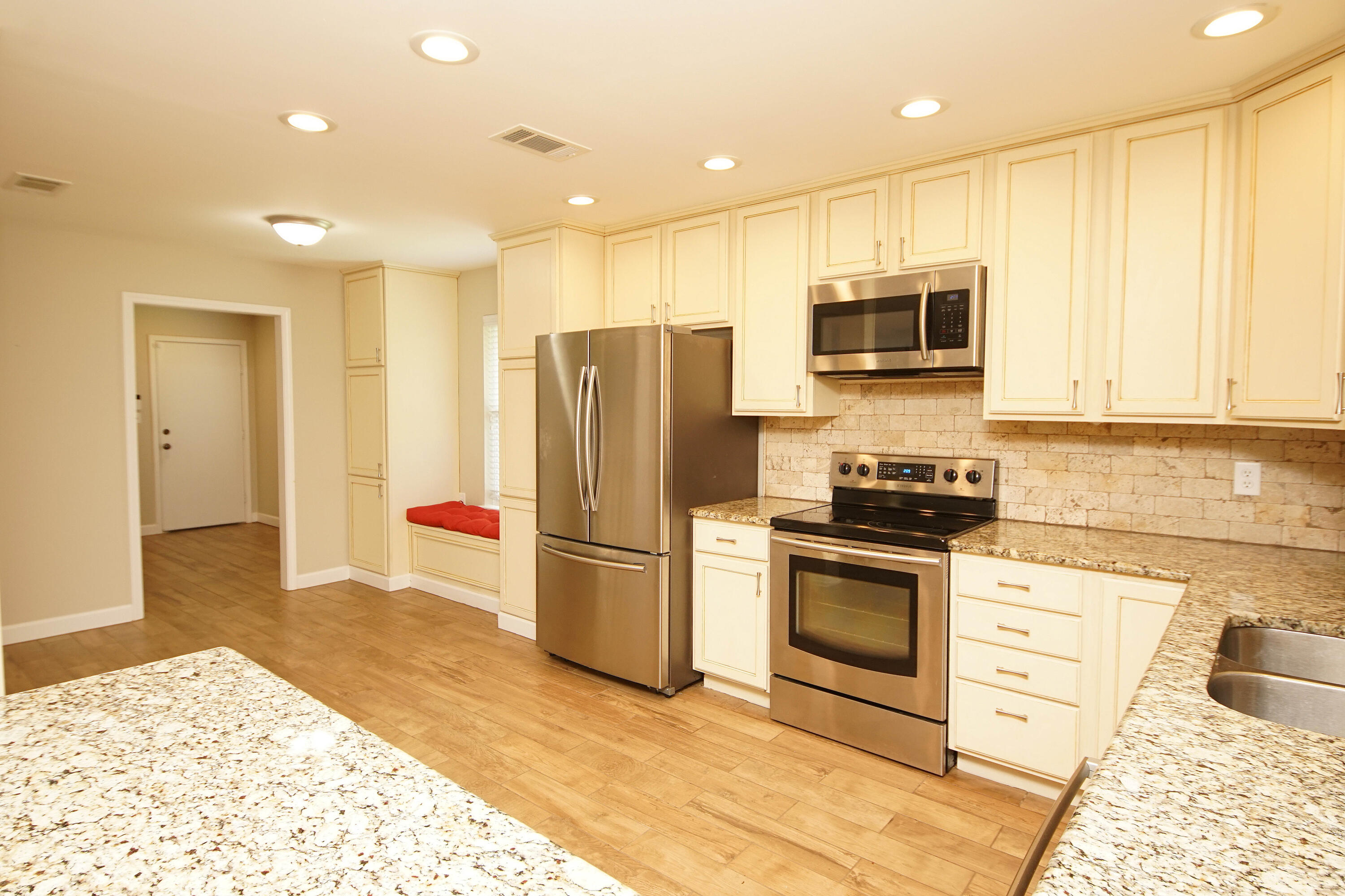 TANGLEWOOD S/D 1ST ADDN - Residential