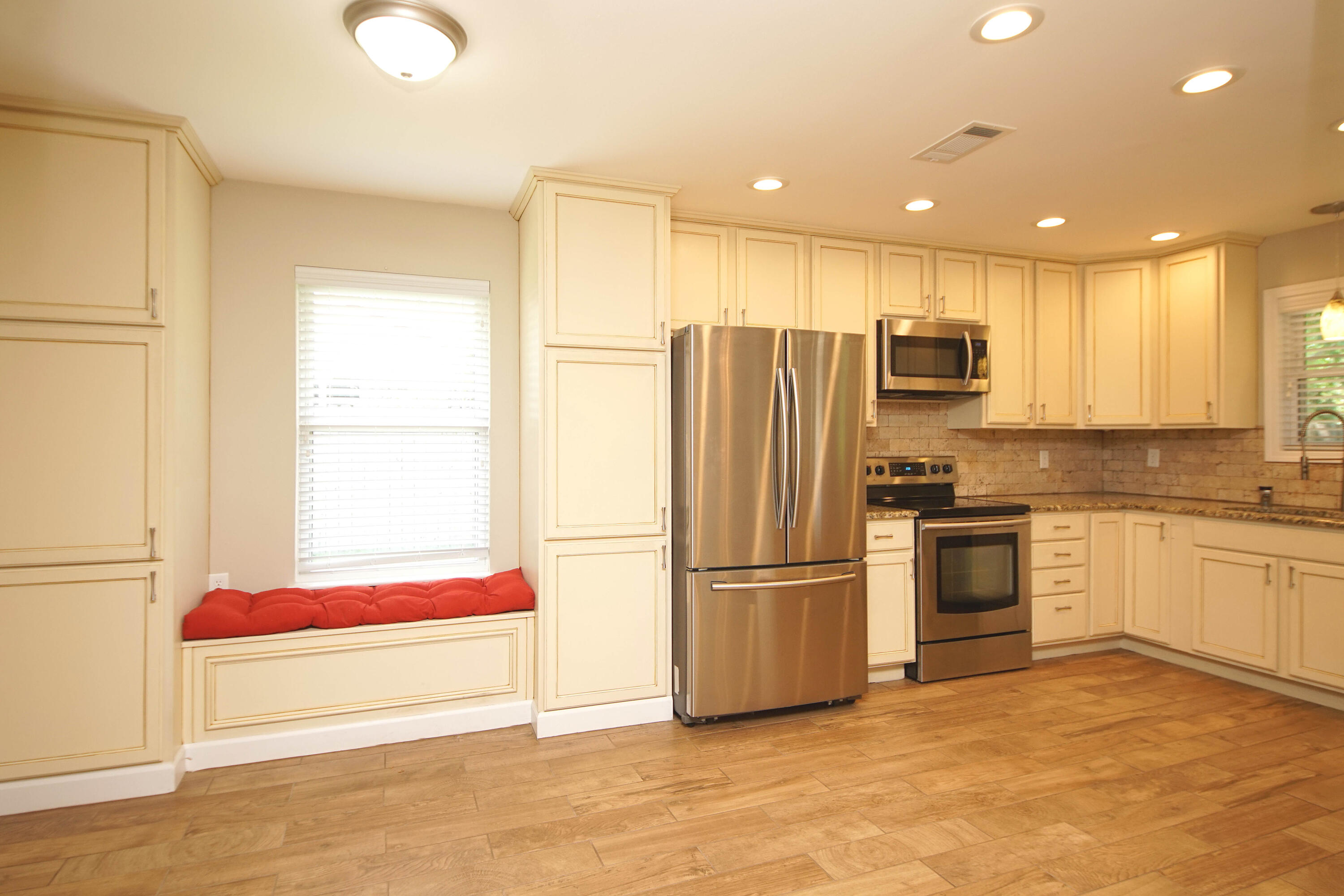 TANGLEWOOD S/D 1ST ADDN - Residential