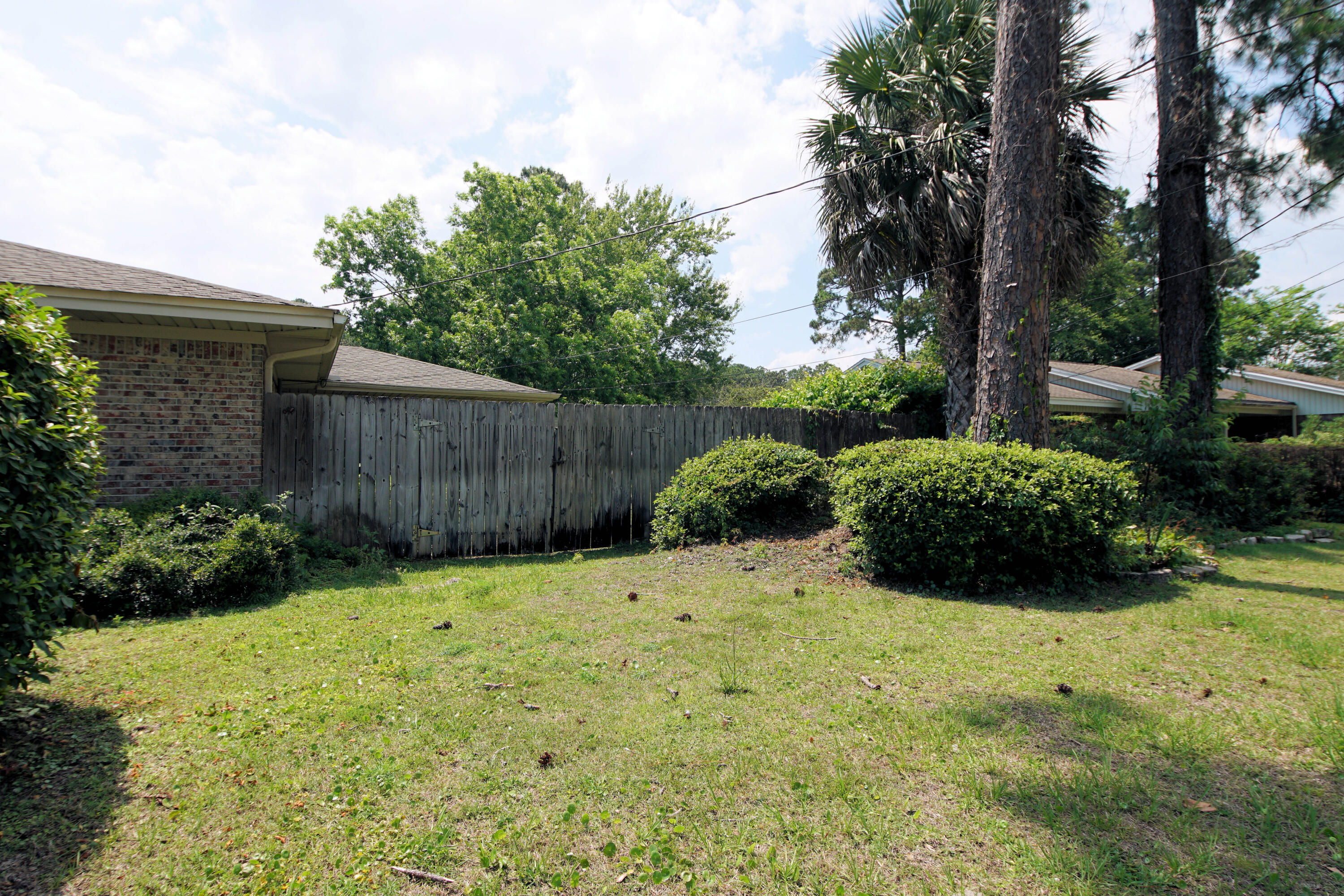 TANGLEWOOD S/D 1ST ADDN - Residential