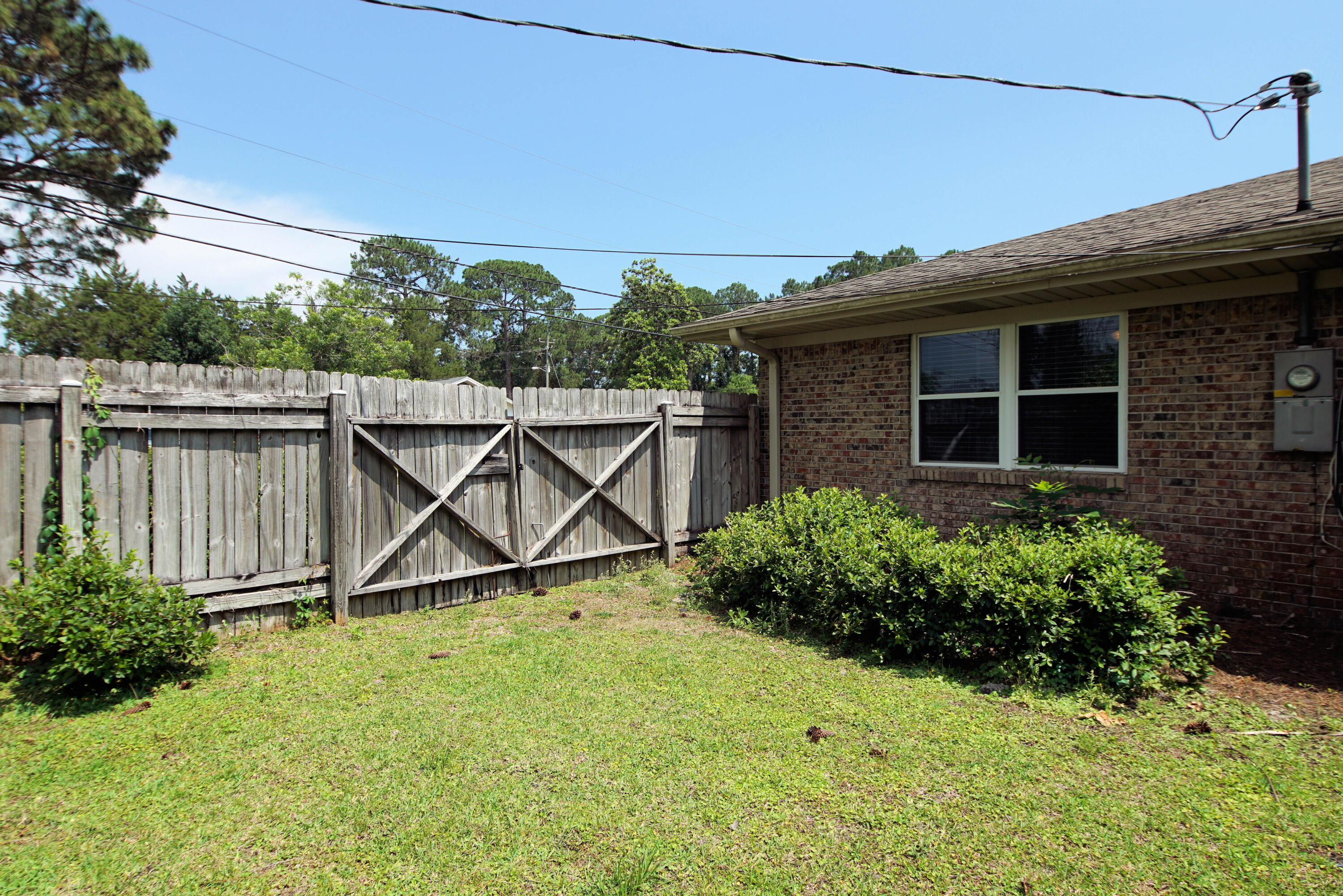 TANGLEWOOD S/D 1ST ADDN - Residential