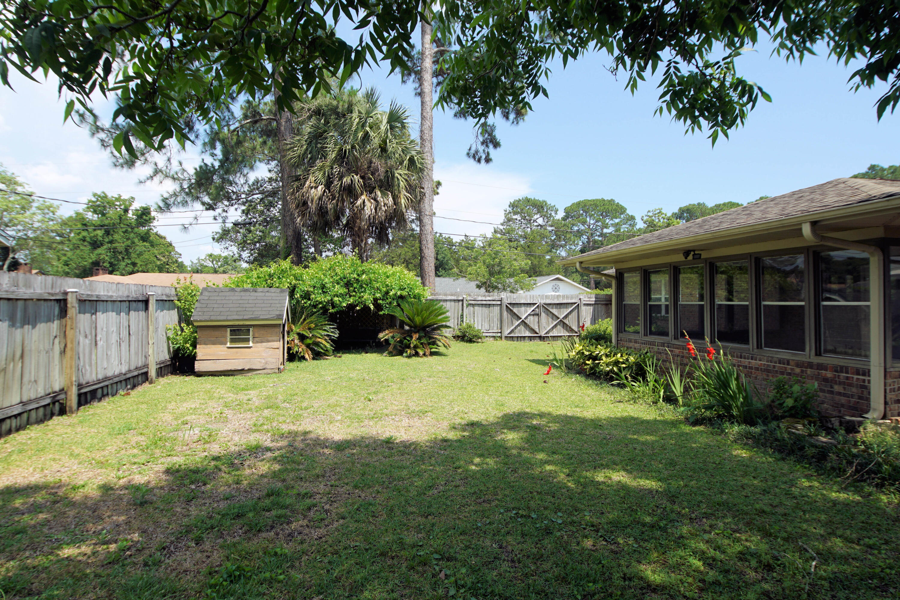 TANGLEWOOD S/D 1ST ADDN - Residential