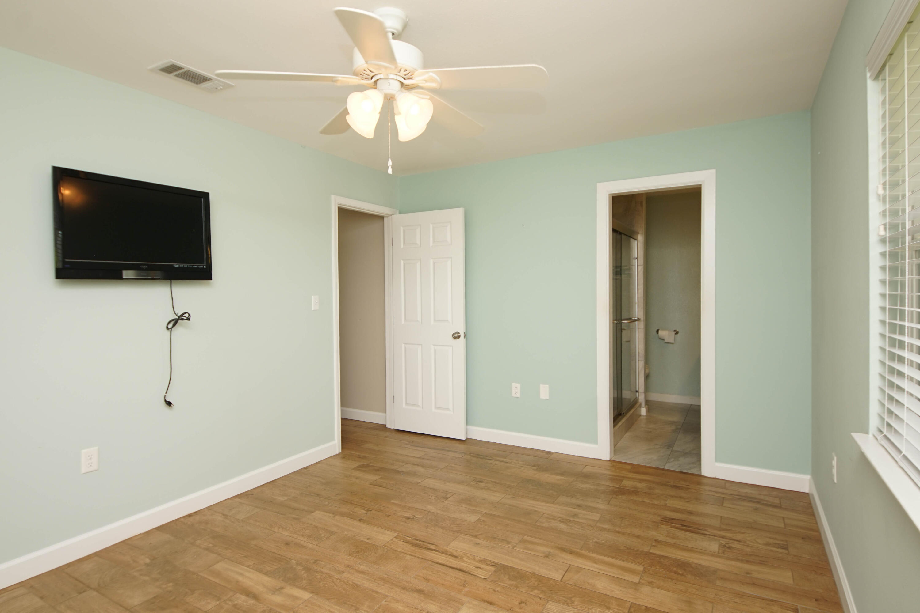 TANGLEWOOD S/D 1ST ADDN - Residential