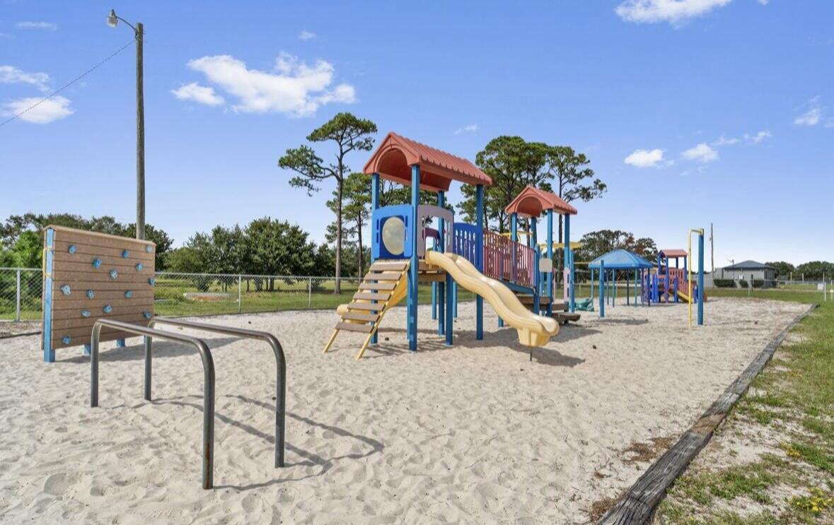 HOLLEY BY THE SEA - Residential