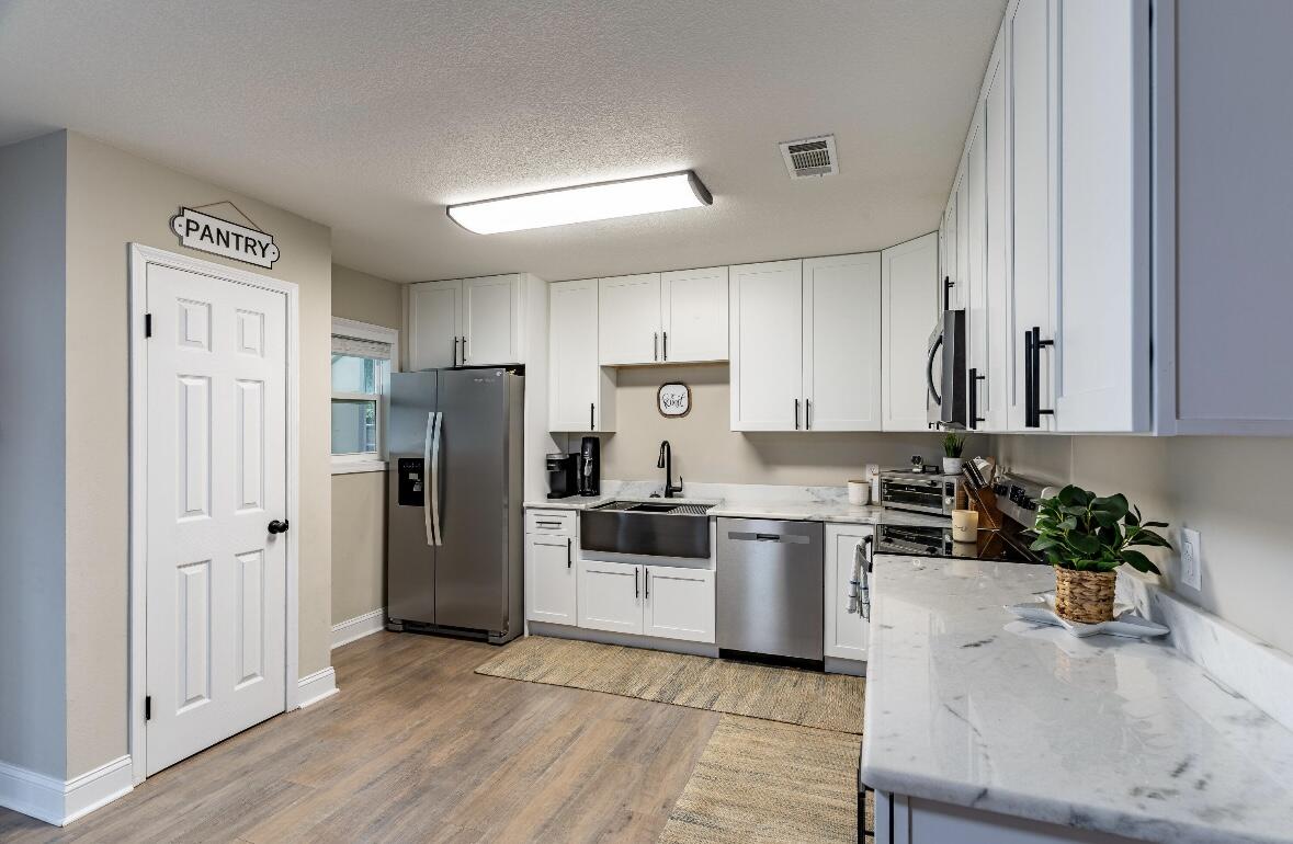 HOLLEY BY THE SEA - Residential