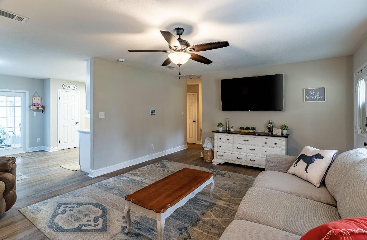 HOLLEY BY THE SEA - Residential