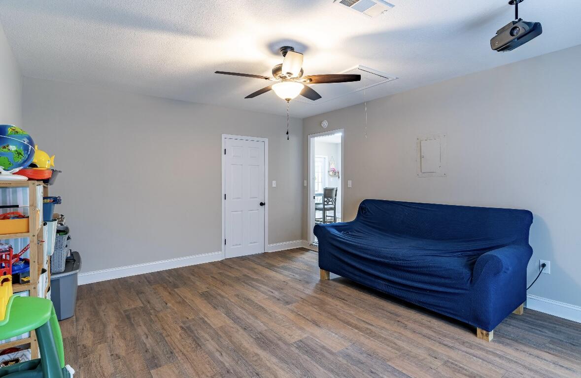 HOLLEY BY THE SEA - Residential