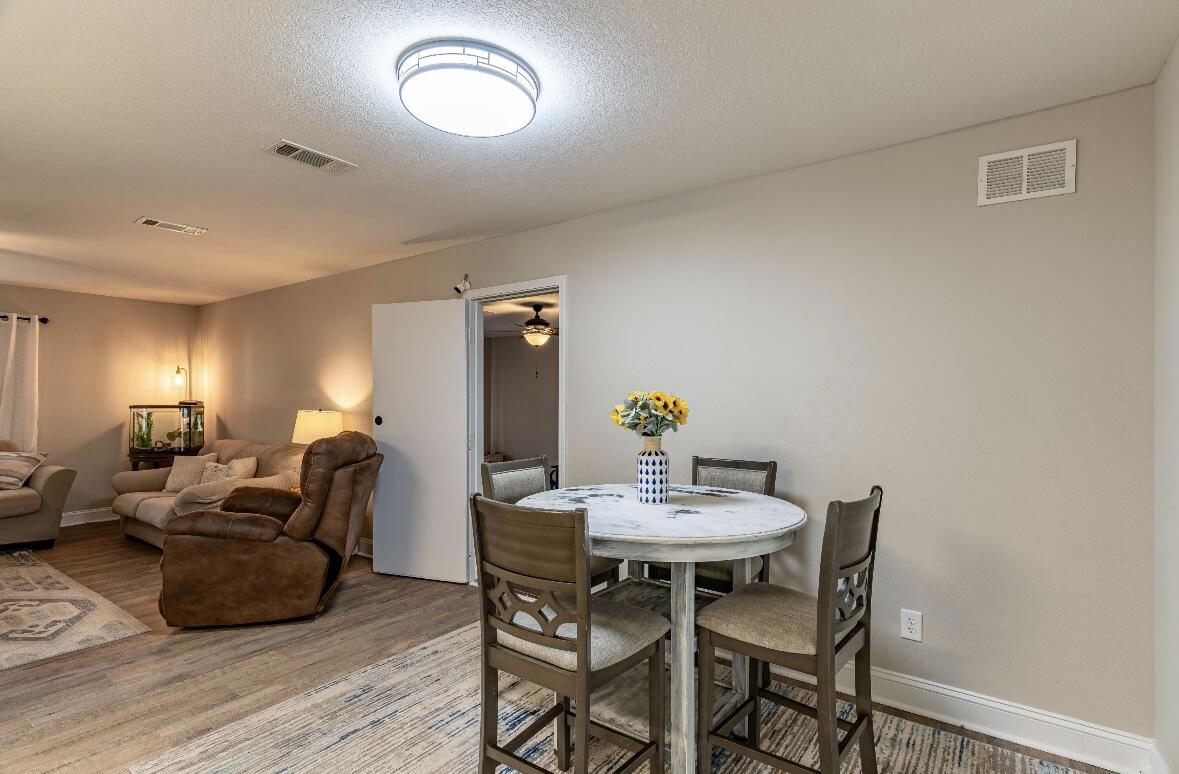 HOLLEY BY THE SEA - Residential