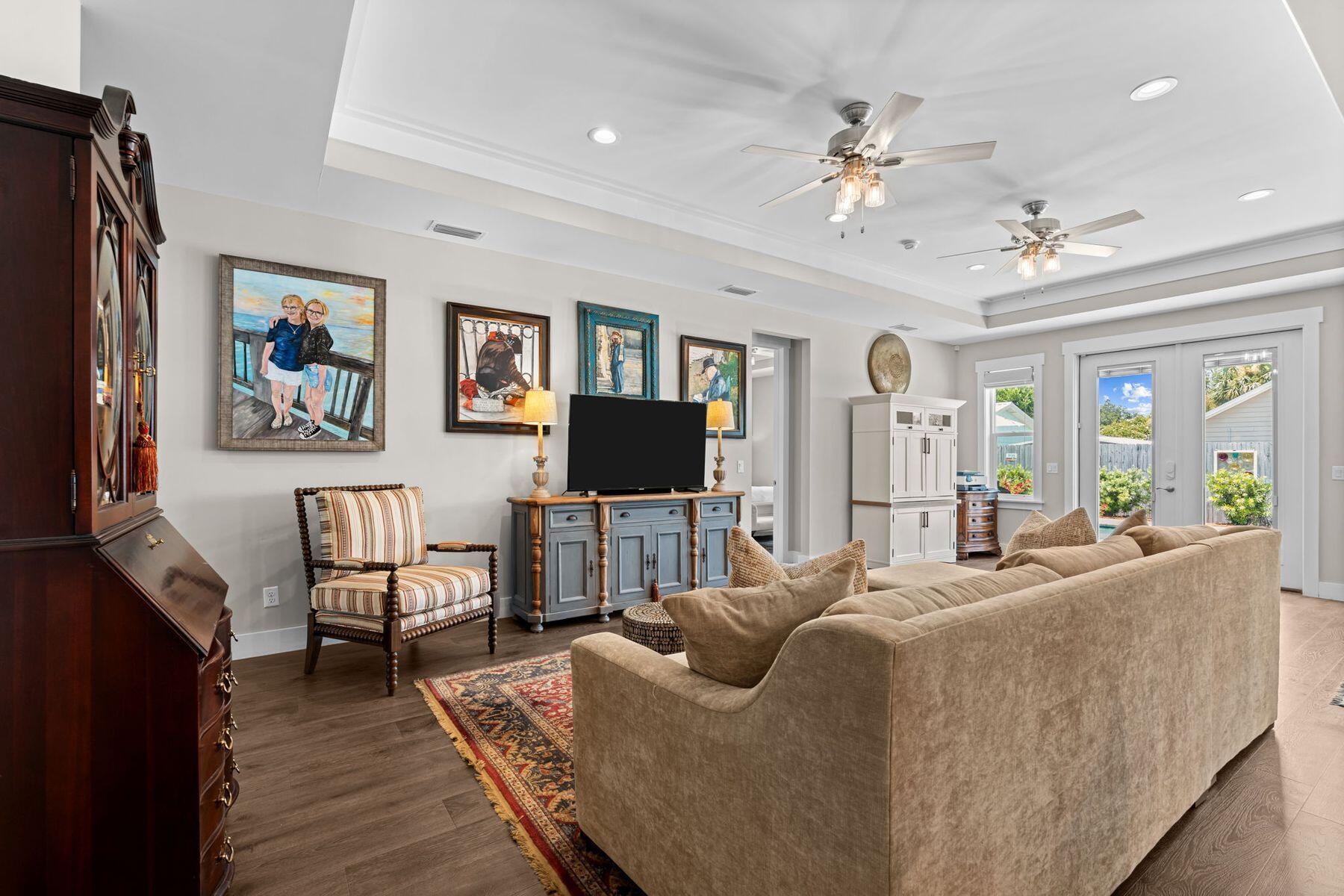 RIVIERA BEACH - Residential