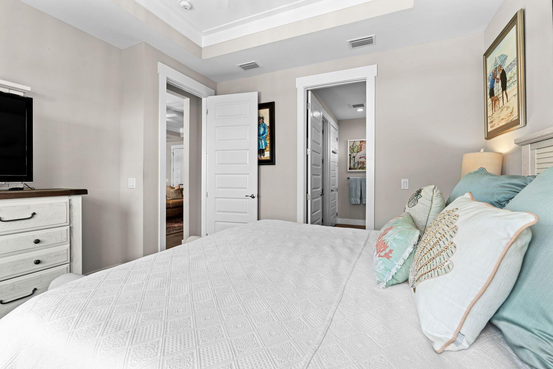 RIVIERA BEACH - Residential