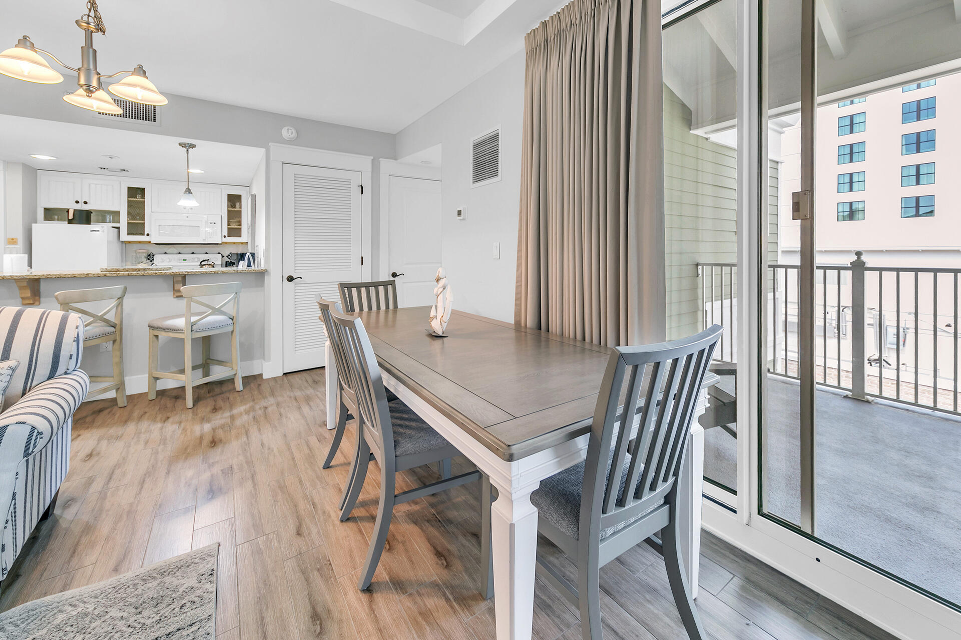 PILOT HOUSE - Residential