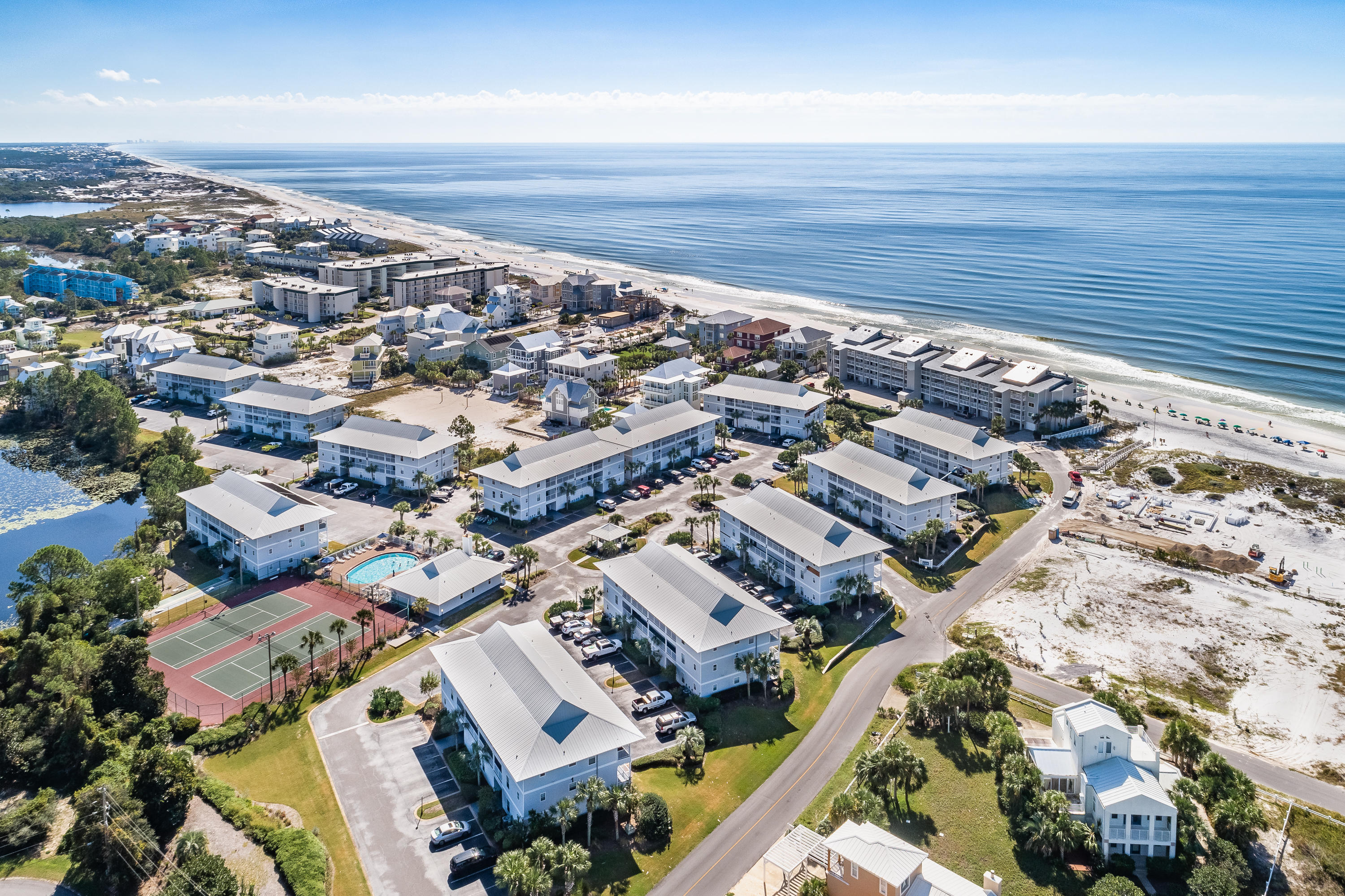 BEACHSIDE VILLAS - Residential