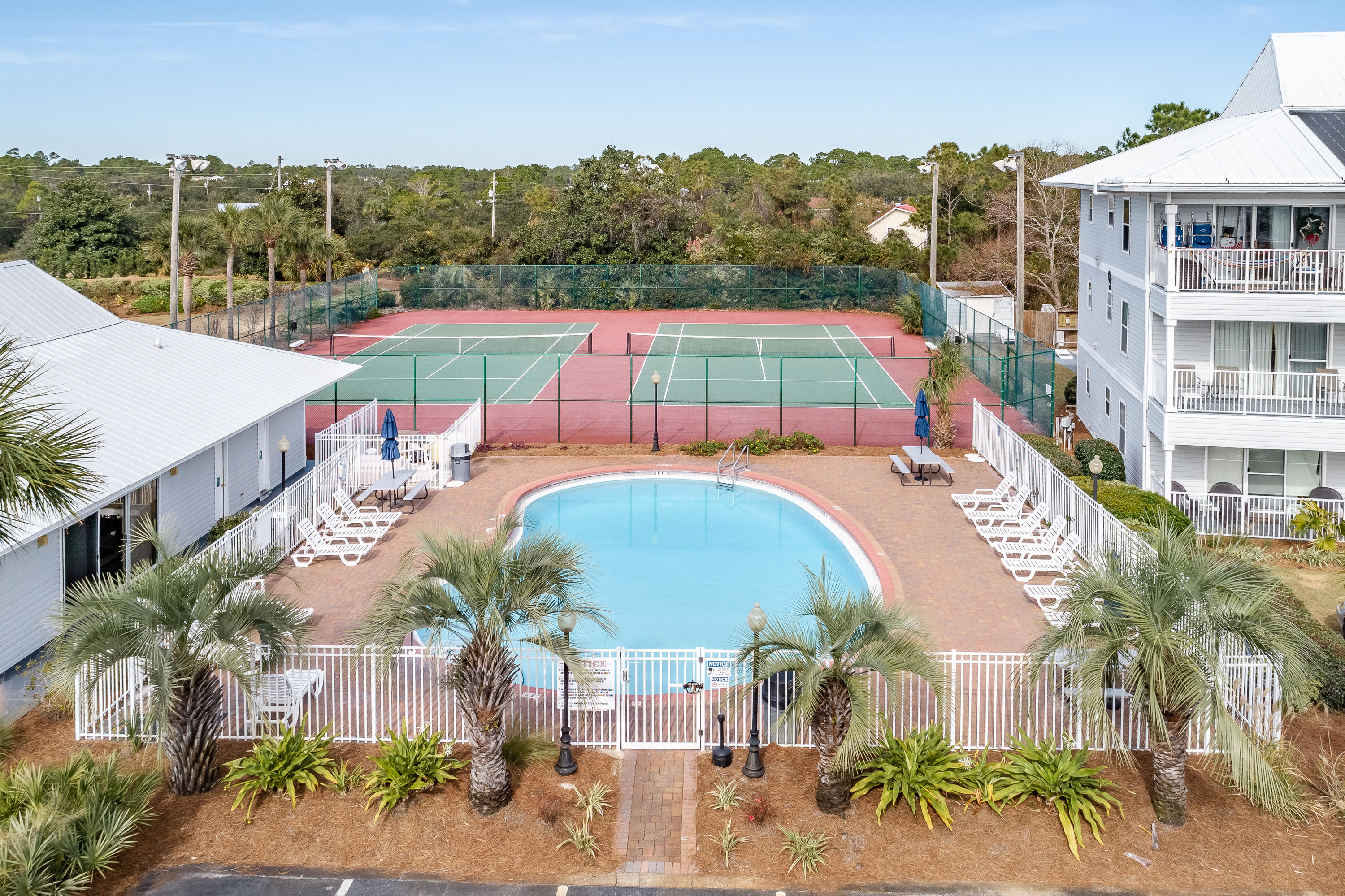 BEACHSIDE VILLAS - Residential