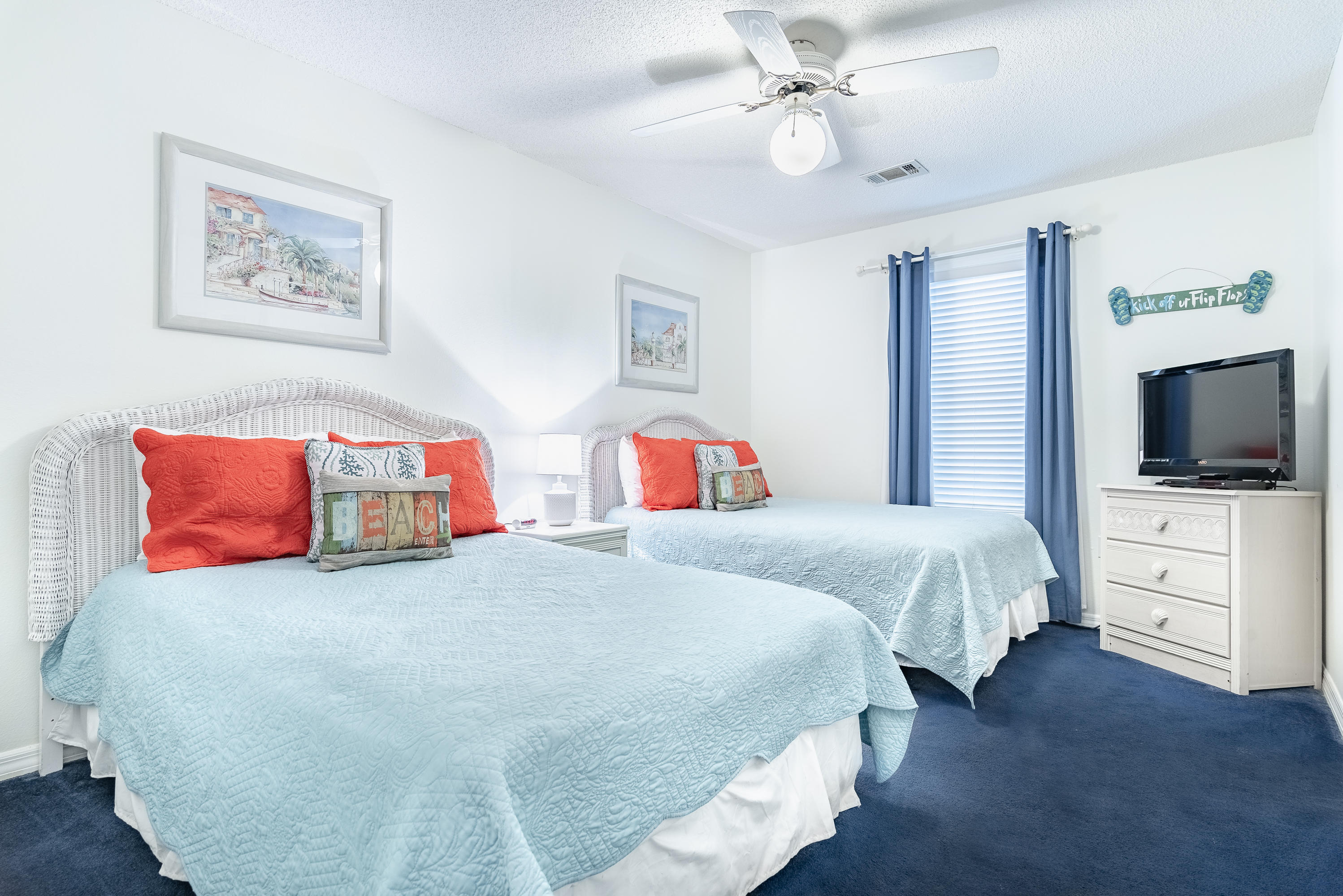 BEACHSIDE VILLAS - Residential