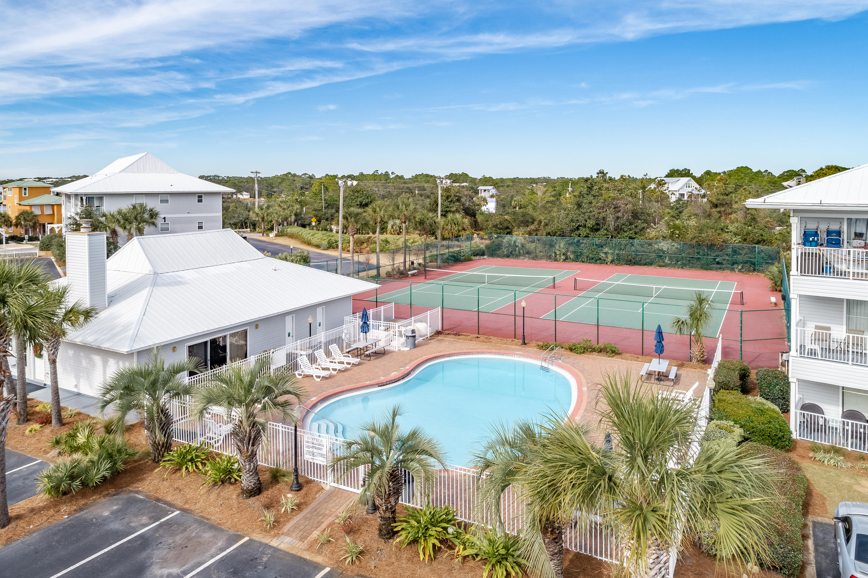 BEACHSIDE VILLAS - Residential