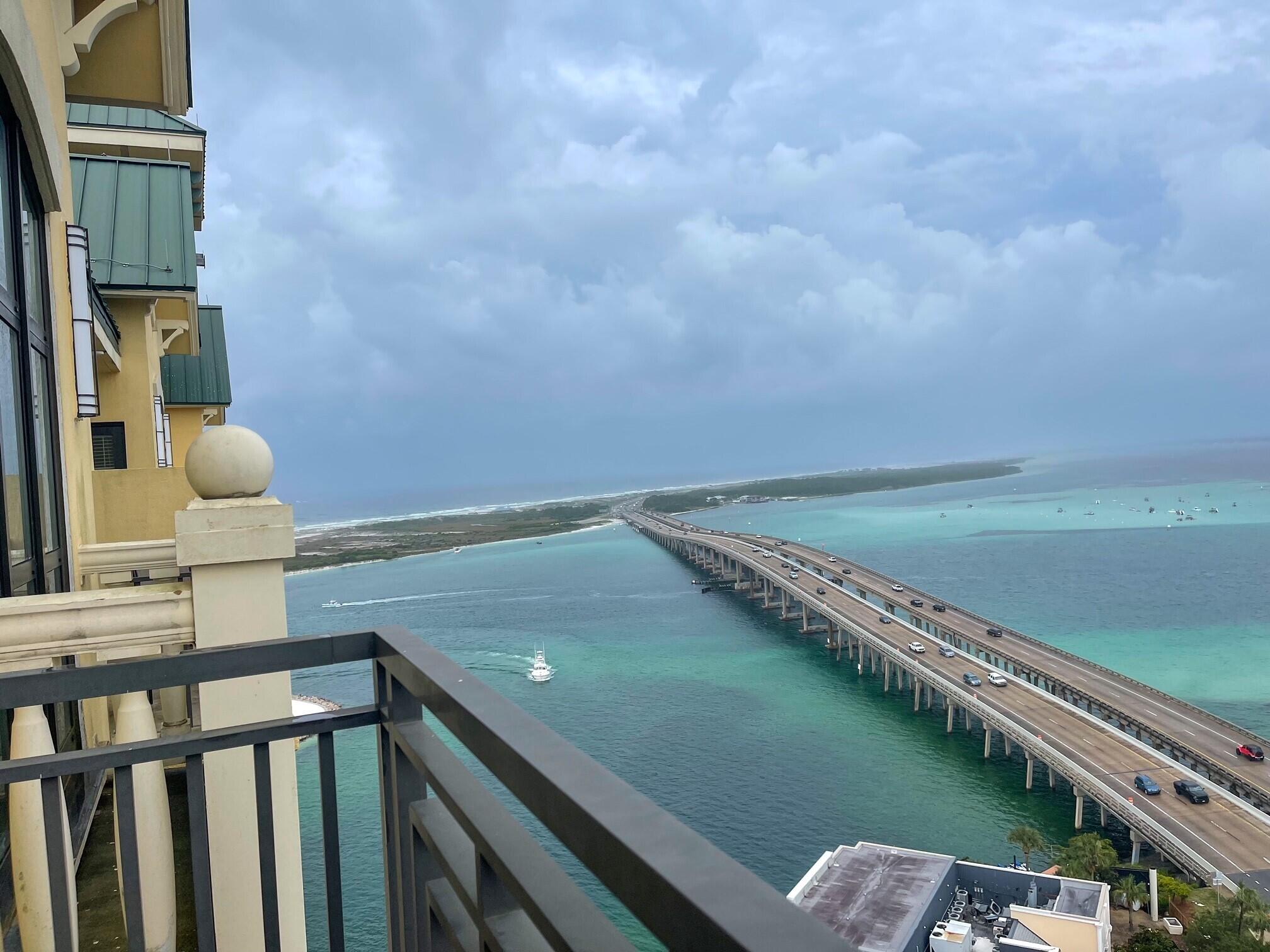 EMERALD GRANDE - Residential