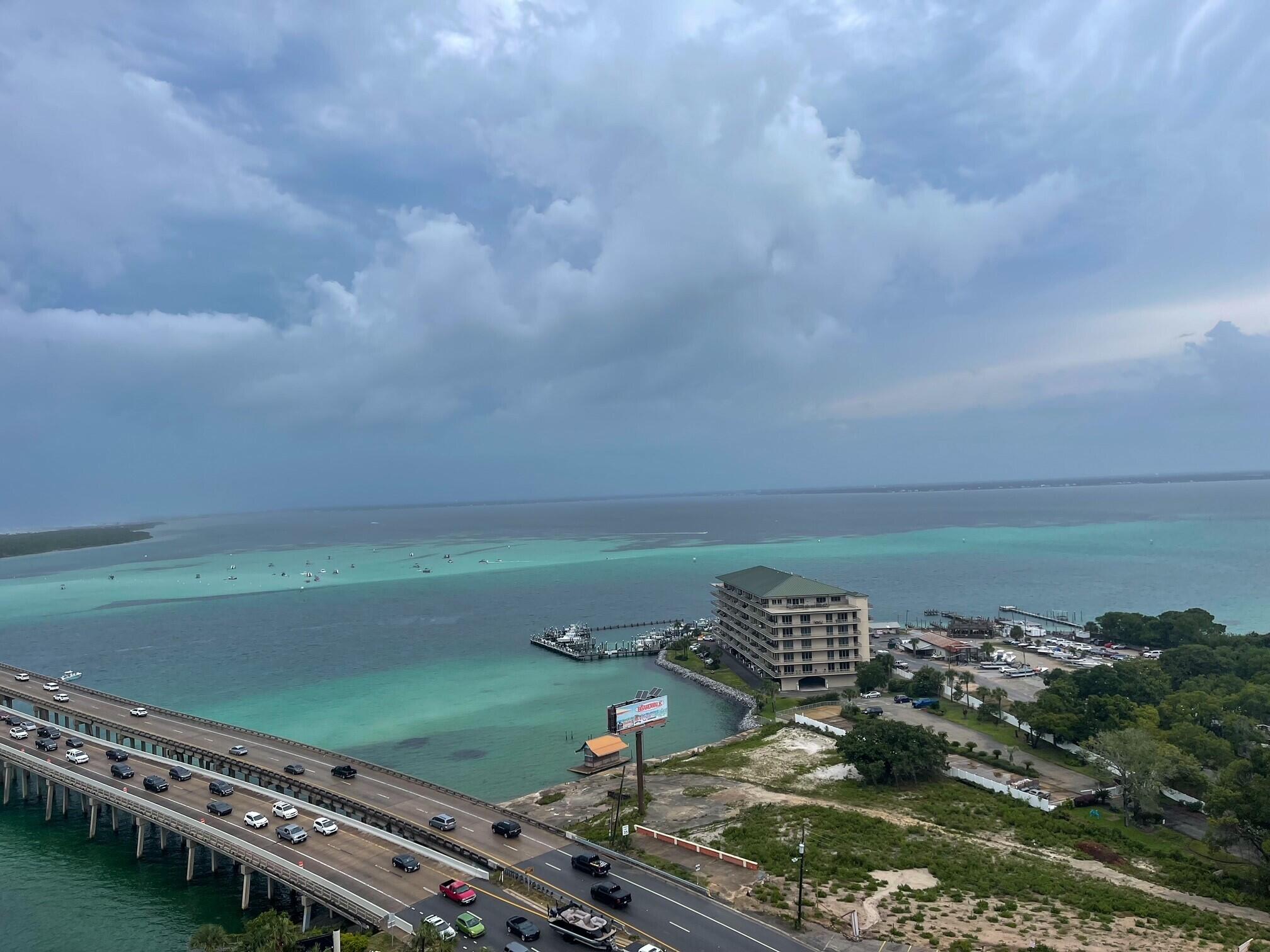 EMERALD GRANDE - Residential