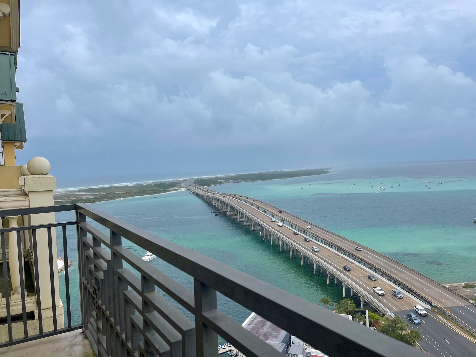 EMERALD GRANDE - Residential