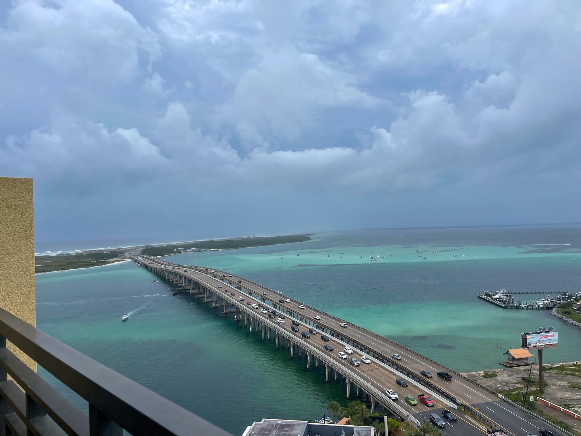 EMERALD GRANDE - Residential