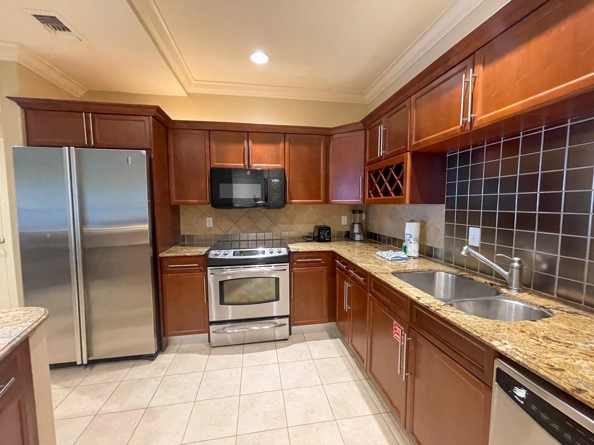 EMERALD GRANDE - Residential