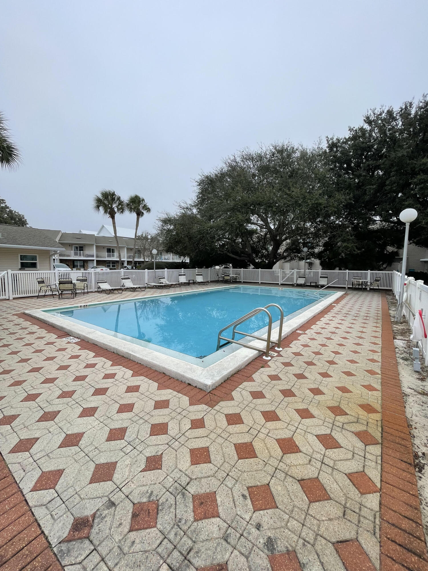 WOODLAND SHORES T/H PH 4 - Residential