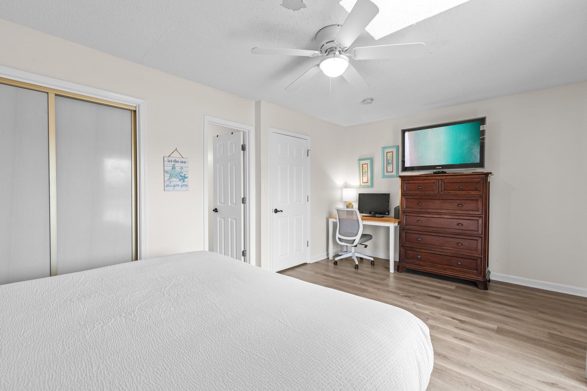 WOODLAND SHORES T/H PH 4 - Residential