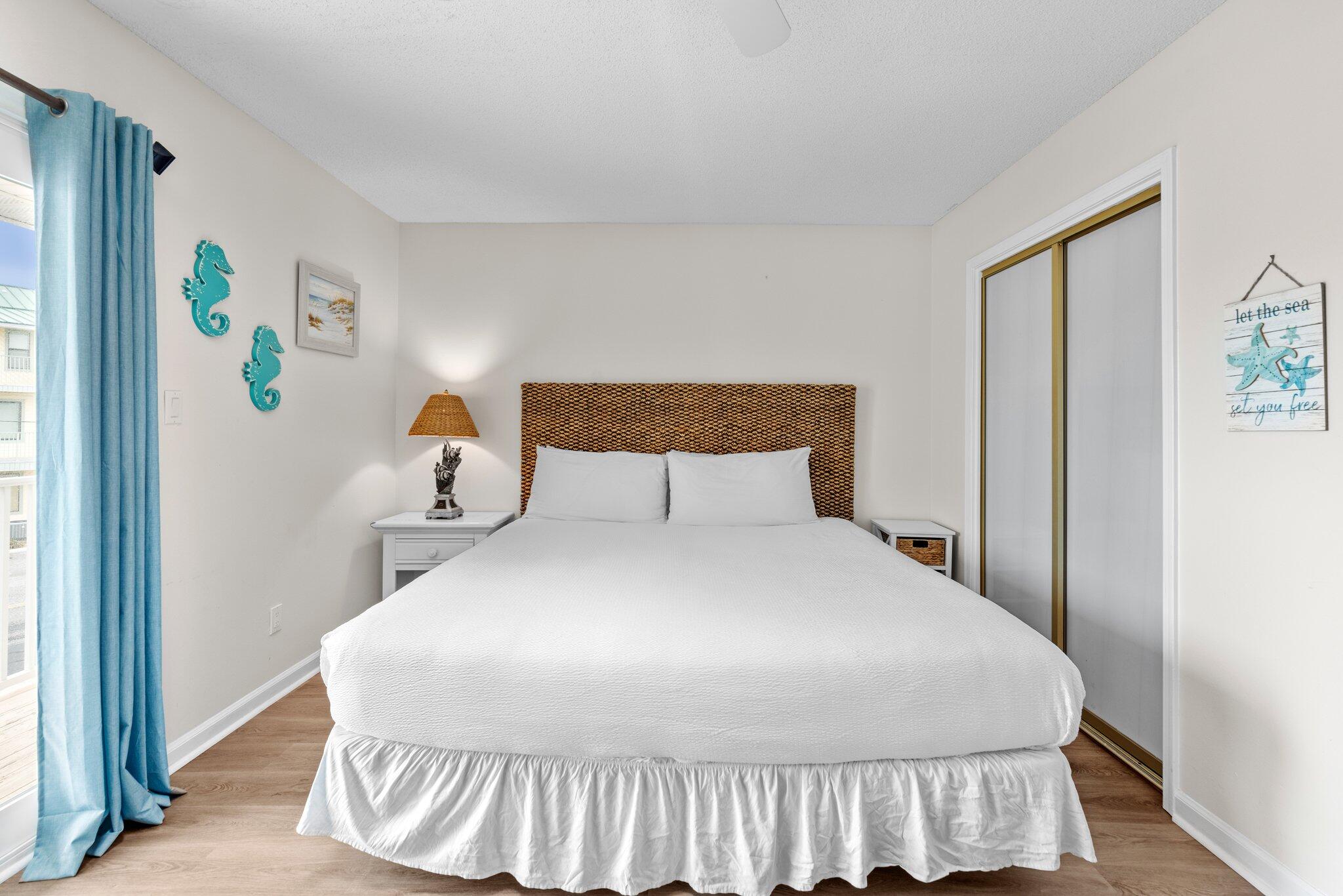WOODLAND SHORES T/H PH 4 - Residential