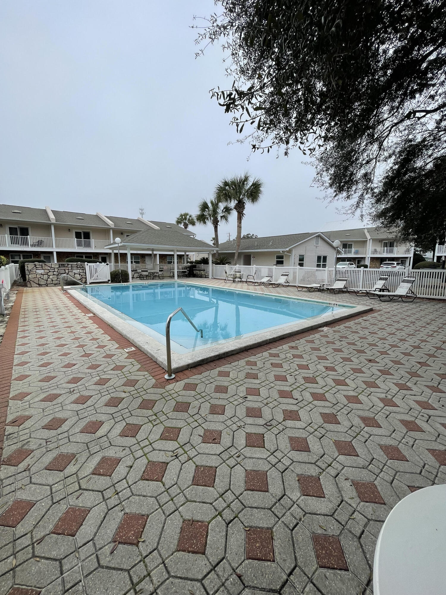 WOODLAND SHORES T/H PH 4 - Residential