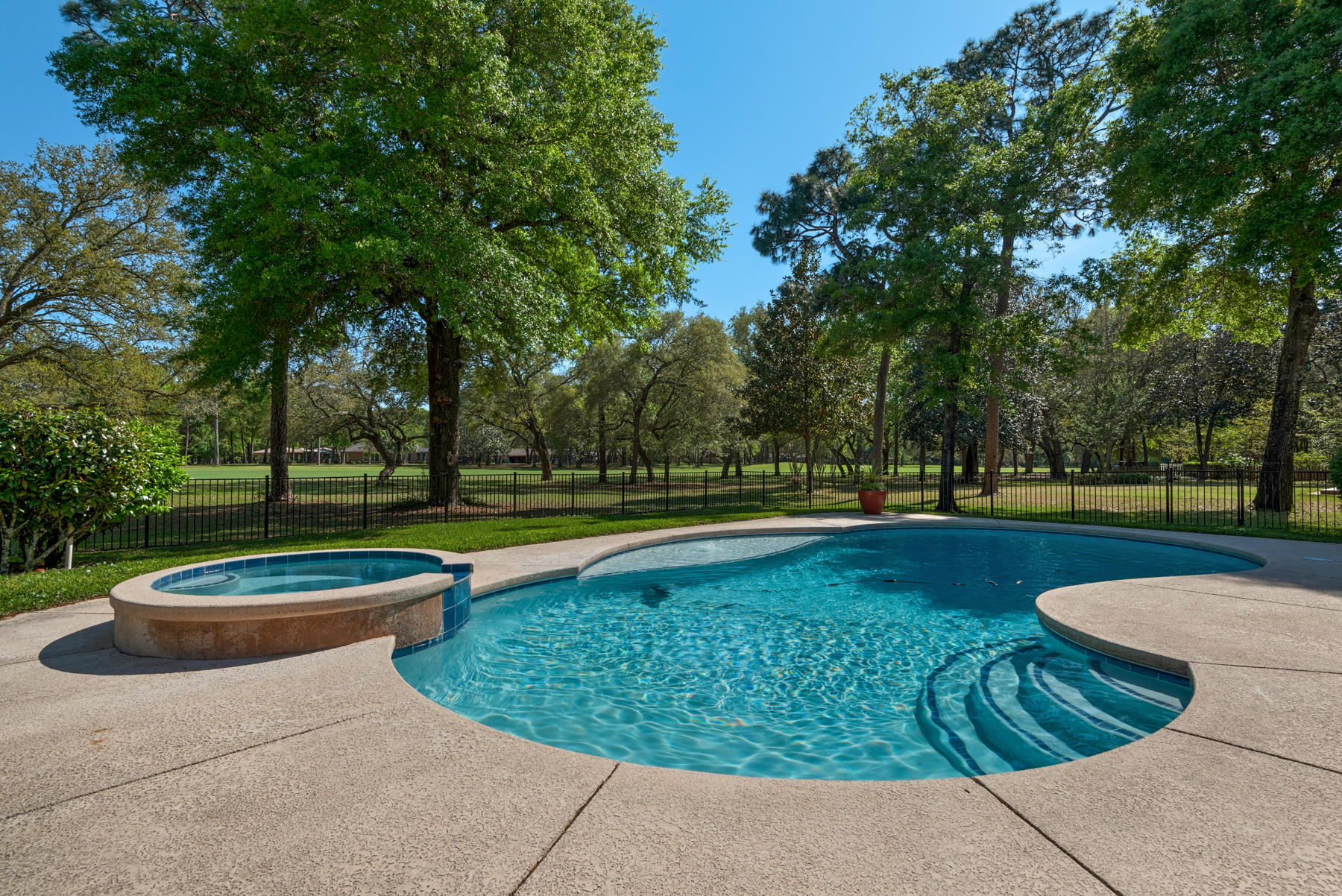 ROCKY BAYOU COUNTRY CLUB ESTATES 1 - Residential