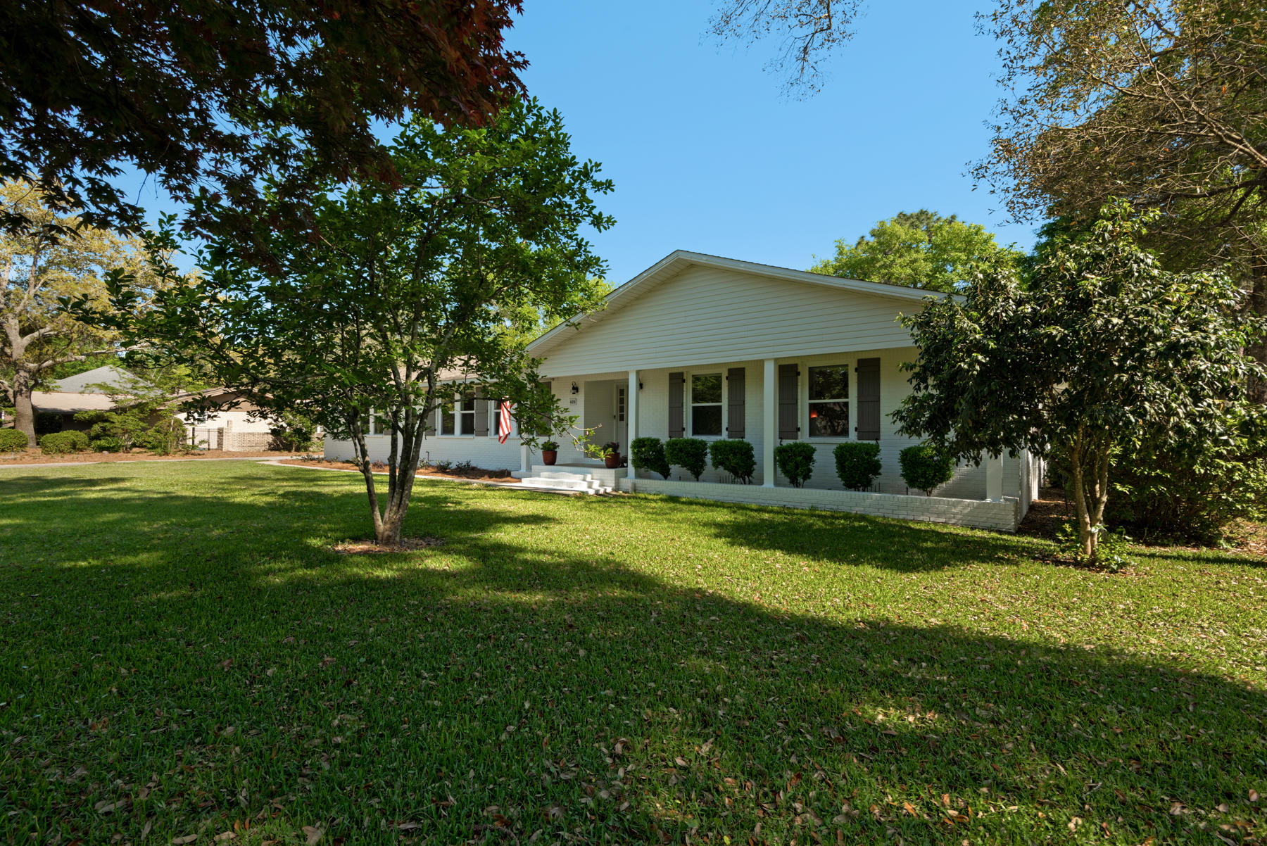 ROCKY BAYOU COUNTRY CLUB ESTATES 1 - Residential