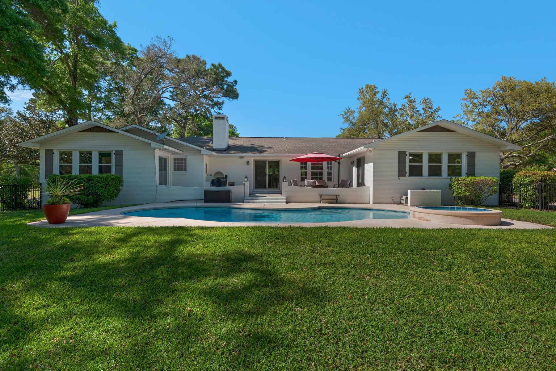 ROCKY BAYOU COUNTRY CLUB ESTATES 1 - Residential