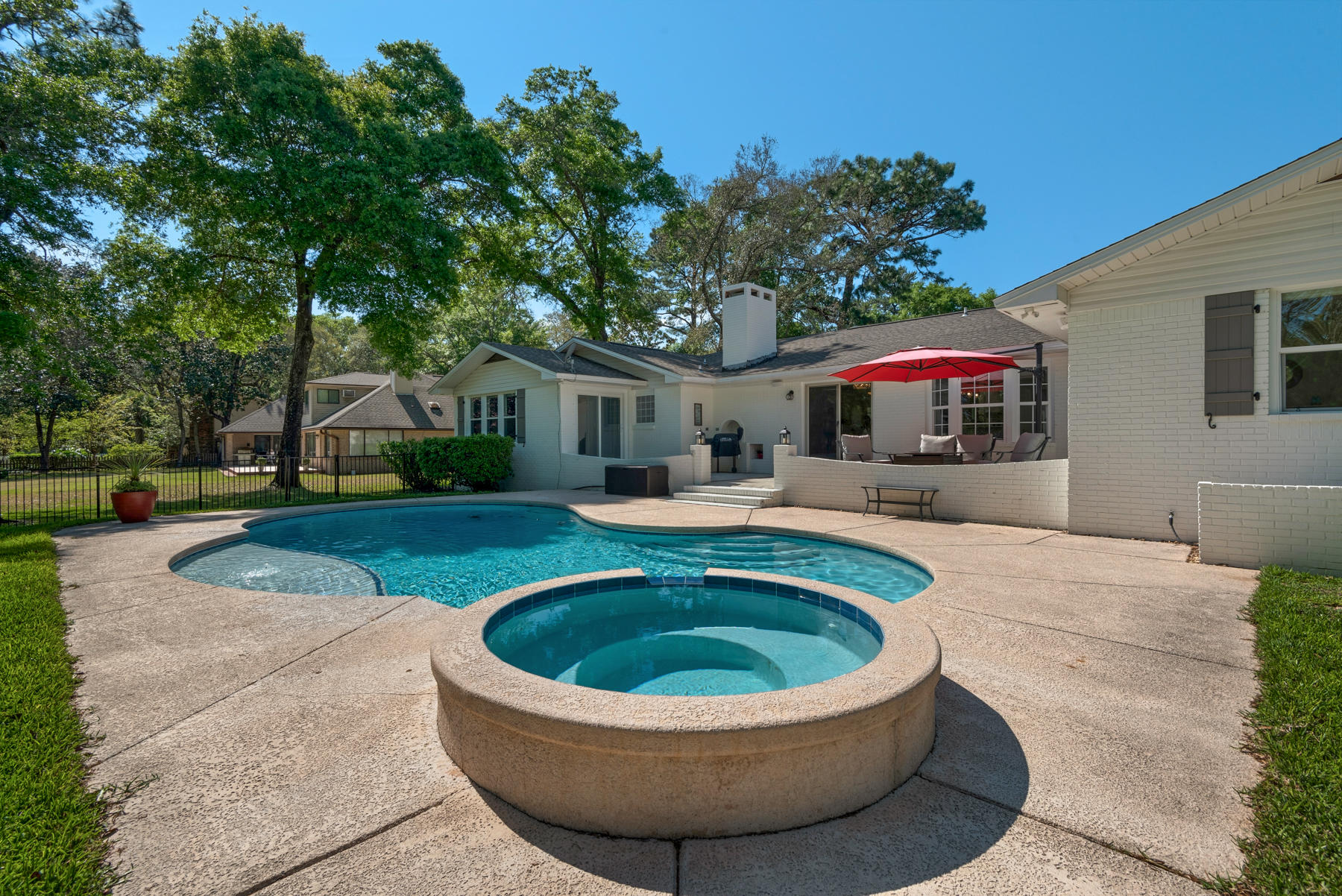 ROCKY BAYOU COUNTRY CLUB ESTATES 1 - Residential