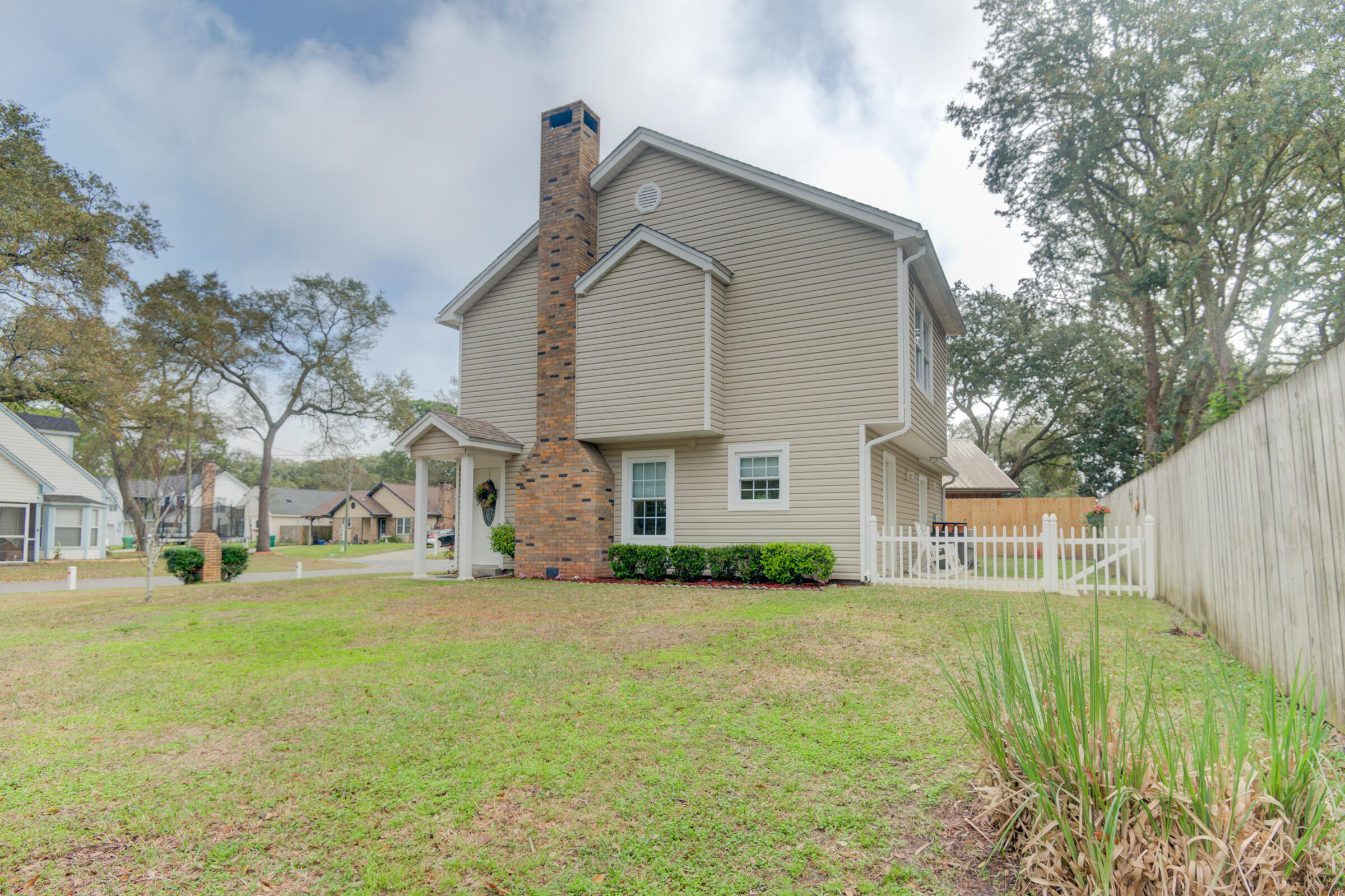 CANDLEWOOD VILLAGE - Residential