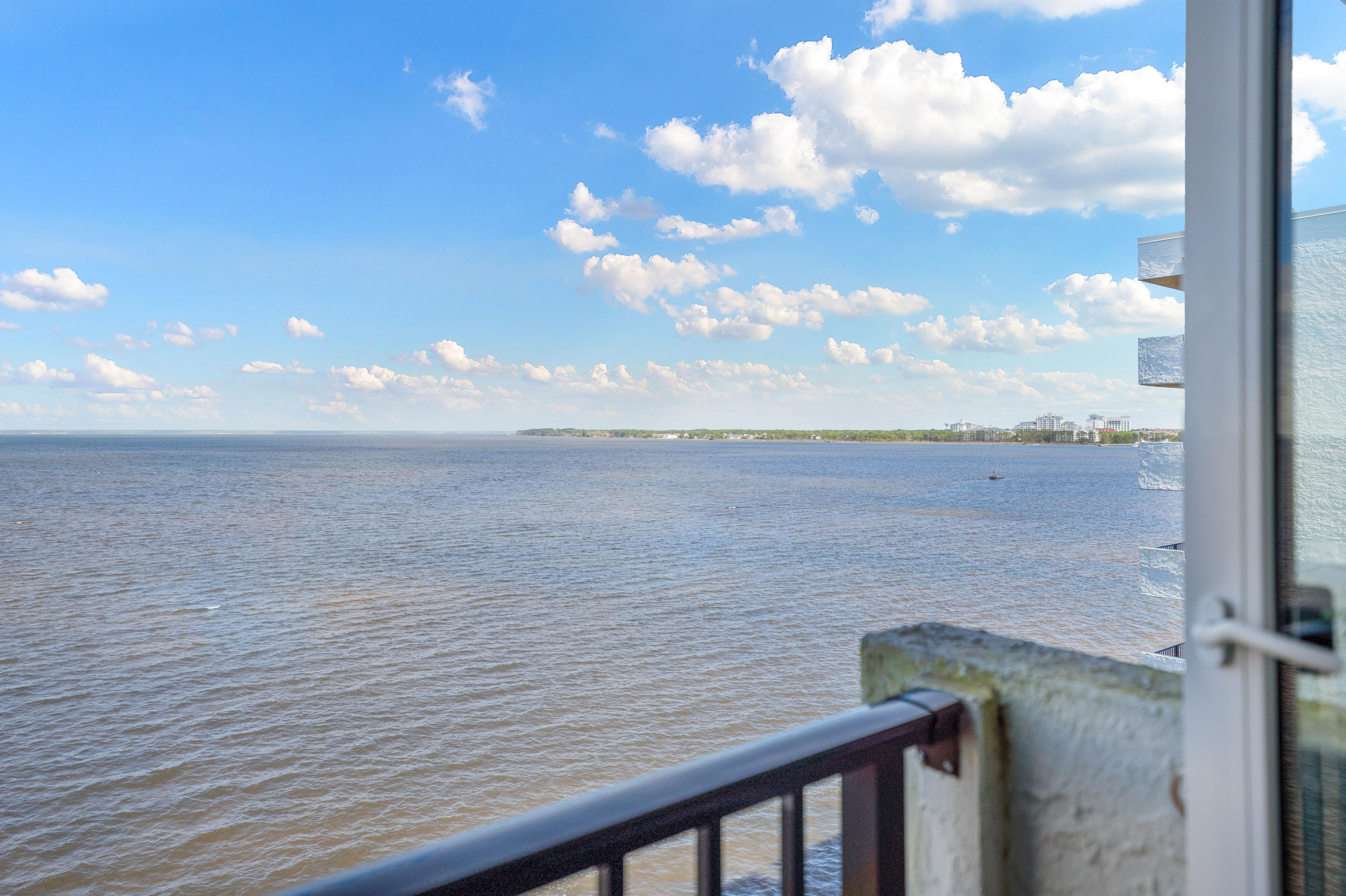 BAYSIDE CONDO SANDESTIN - Residential