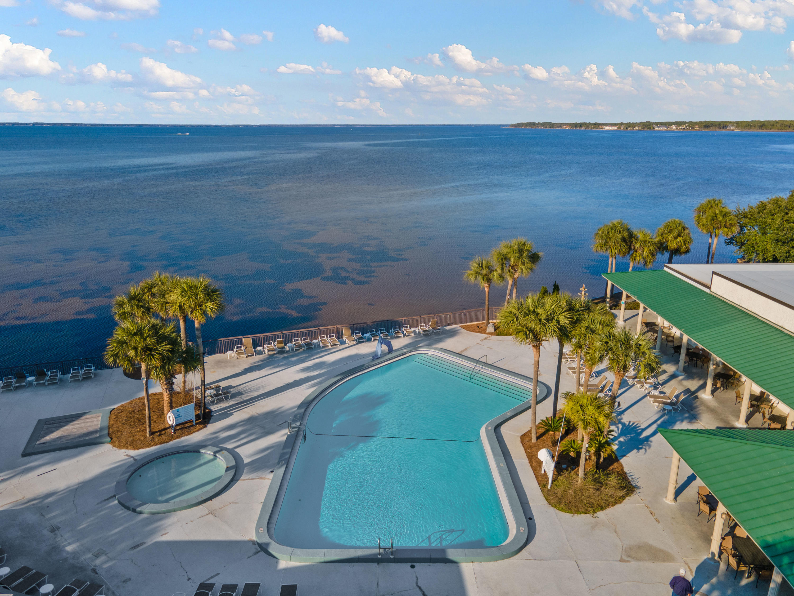 BAYSIDE CONDO SANDESTIN - Residential