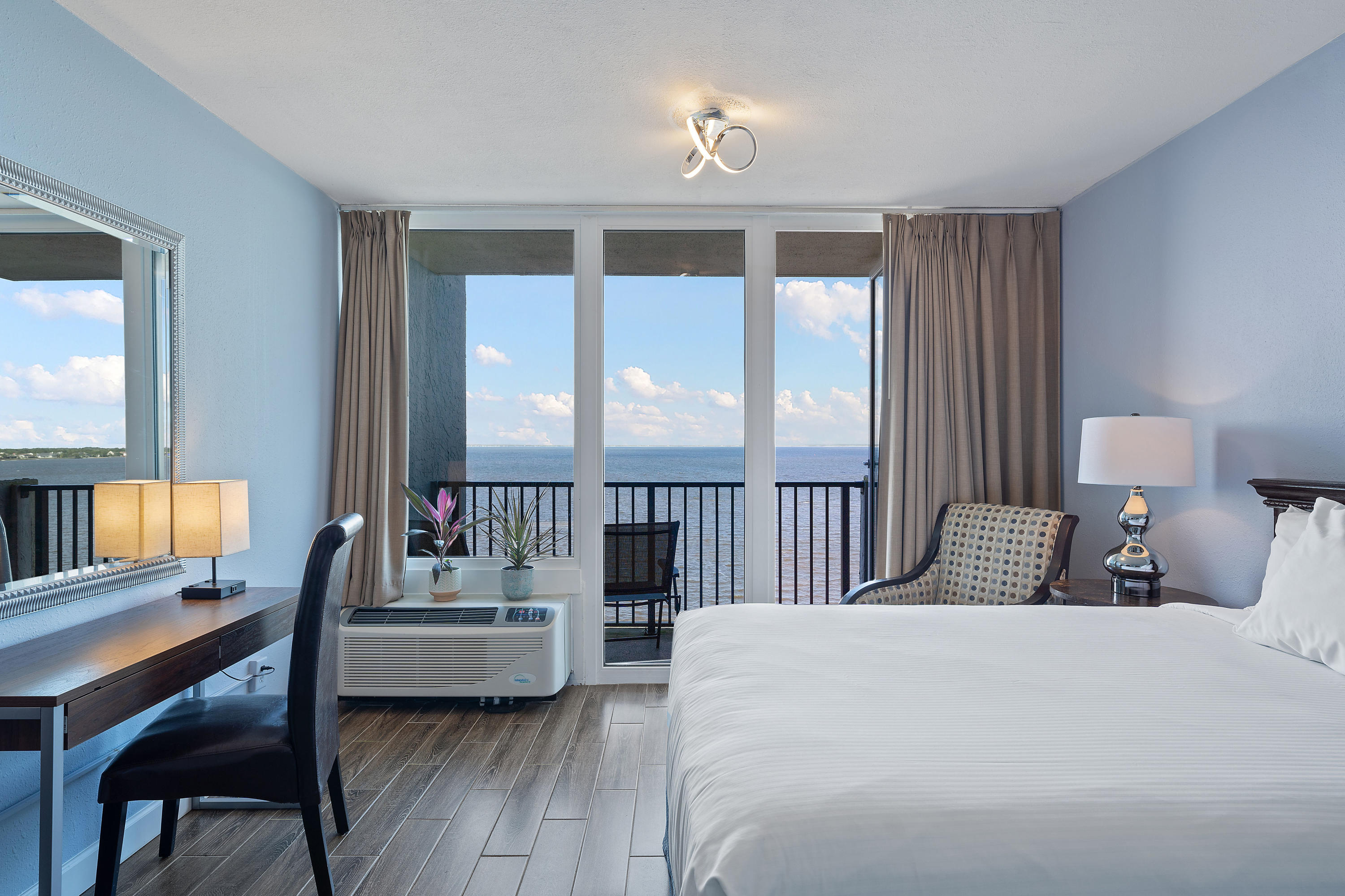 BAYSIDE CONDO SANDESTIN - Residential