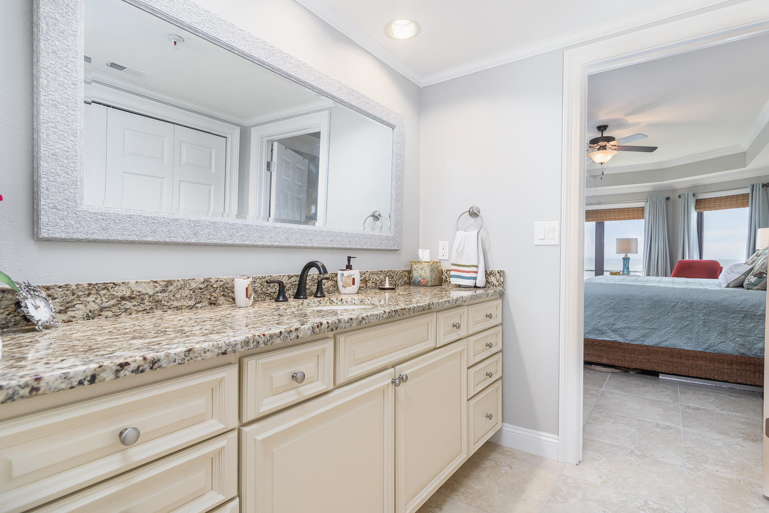 WATERVIEW TOWERS YACHT CLUB - Residential