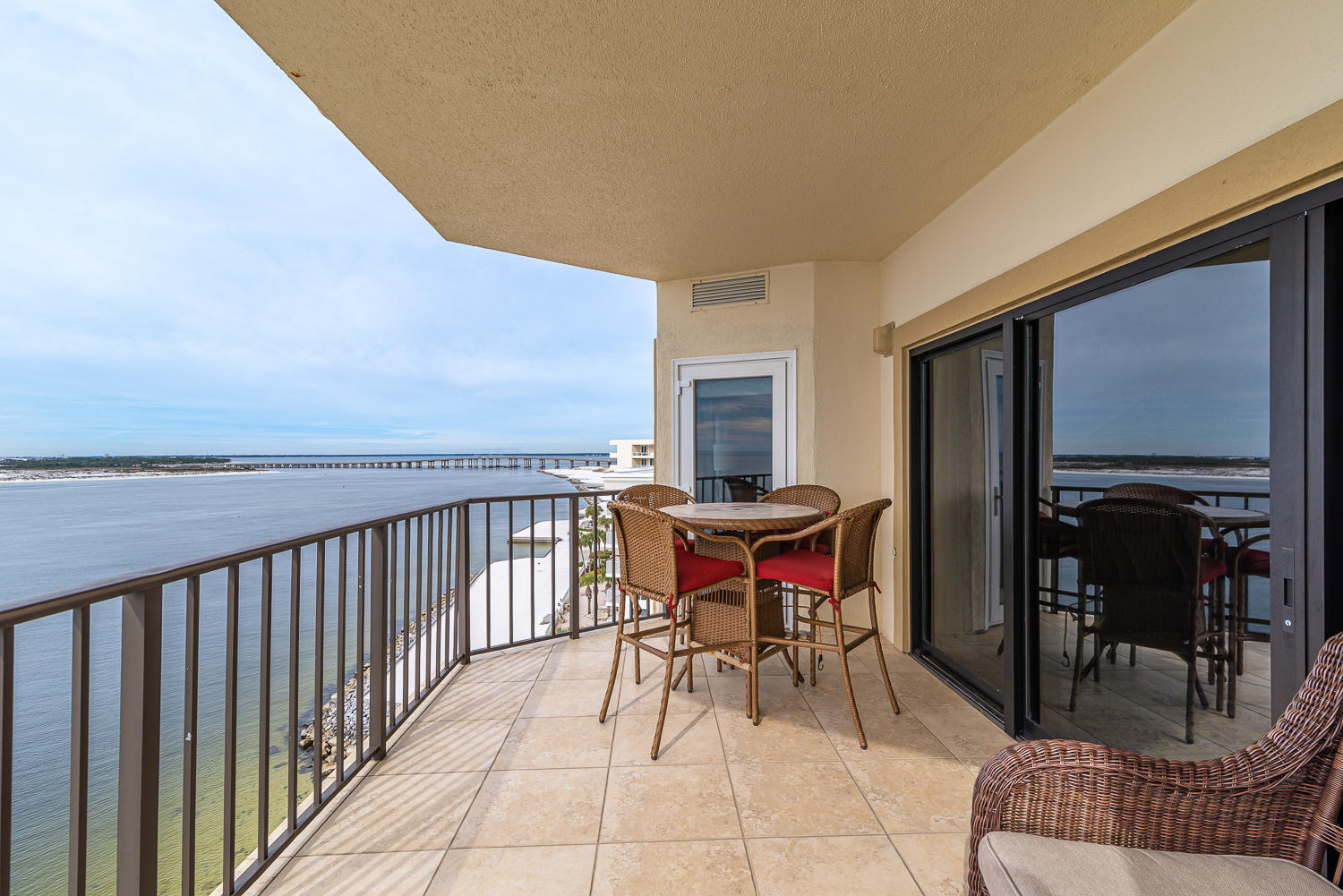 WATERVIEW TOWERS YACHT CLUB - Residential