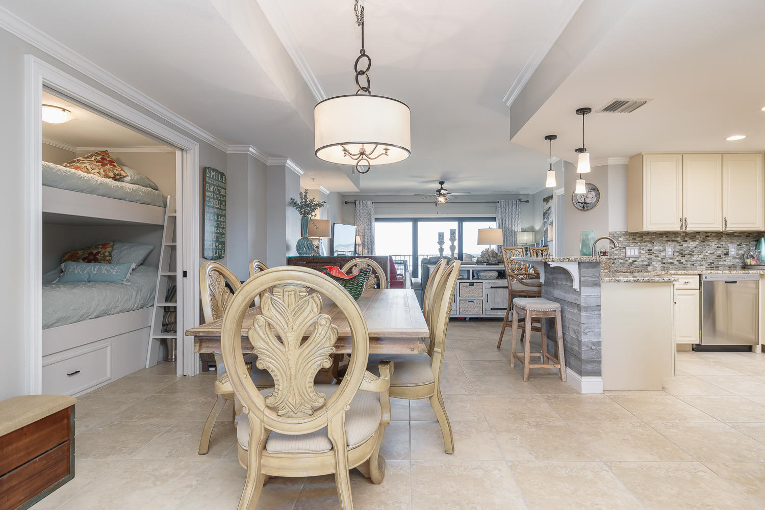 WATERVIEW TOWERS YACHT CLUB - Residential