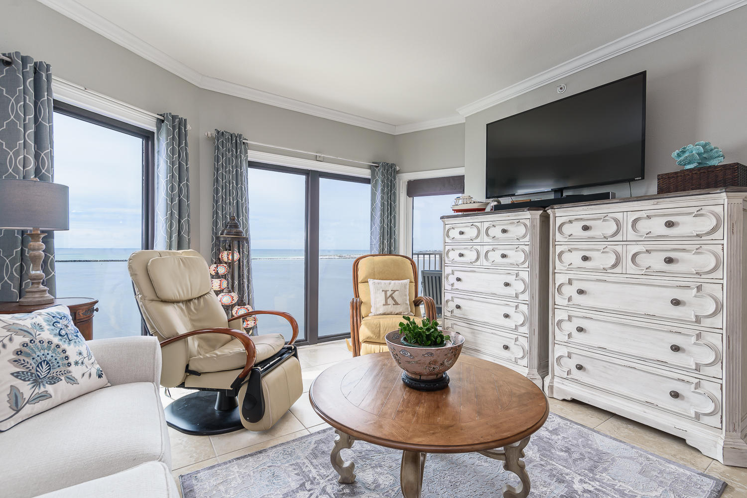 WATERVIEW TOWERS YACHT CLUB - Residential