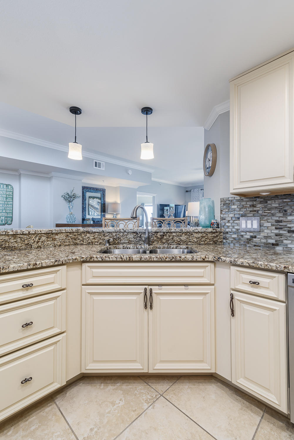 WATERVIEW TOWERS YACHT CLUB - Residential