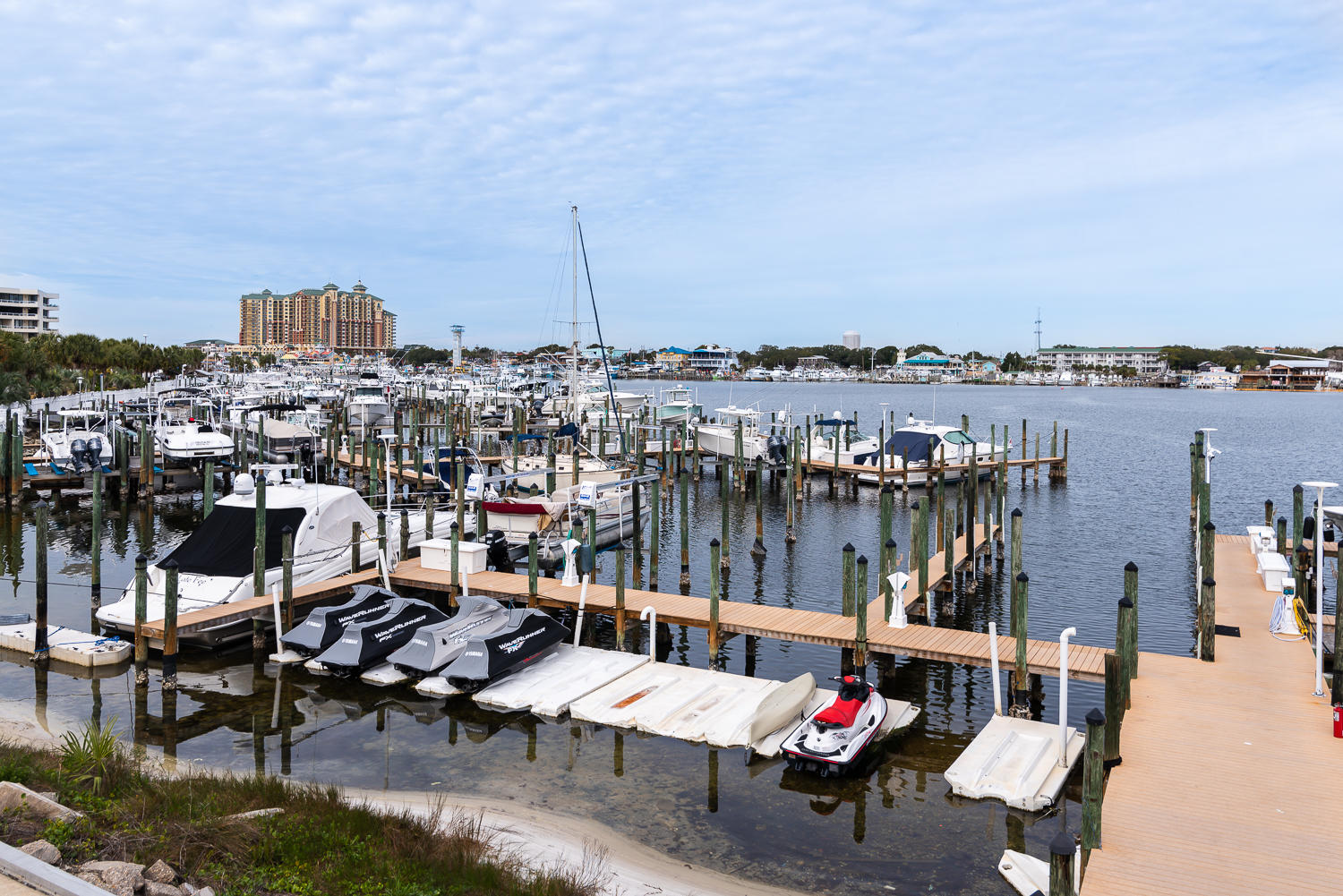 WATERVIEW TOWERS YACHT CLUB - Residential