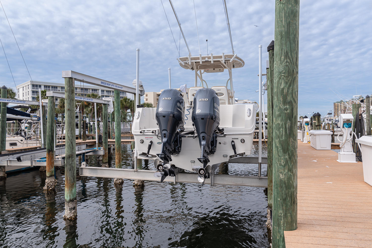 WATERVIEW TOWERS YACHT CLUB - Residential