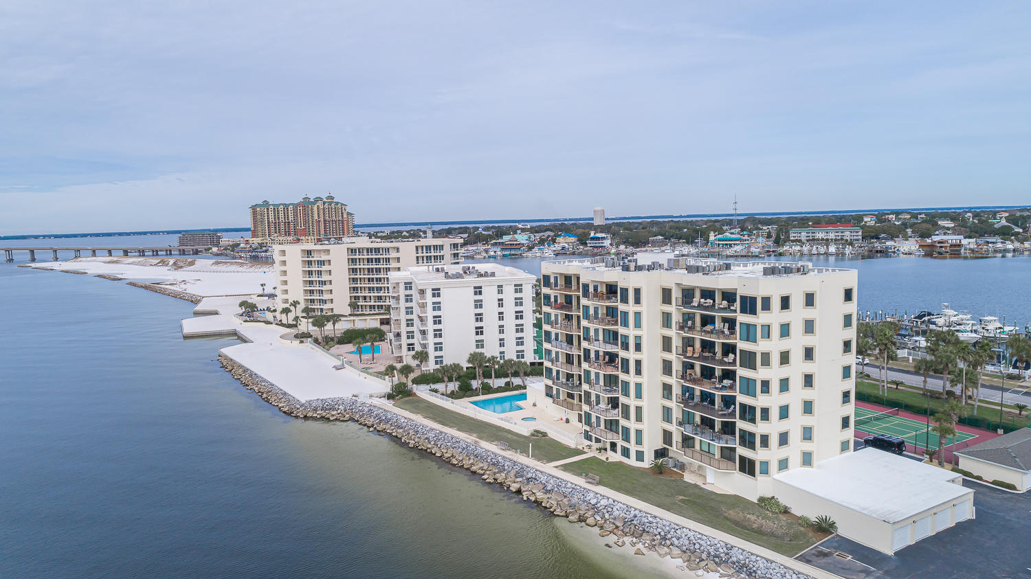 WATERVIEW TOWERS YACHT CLUB - Residential